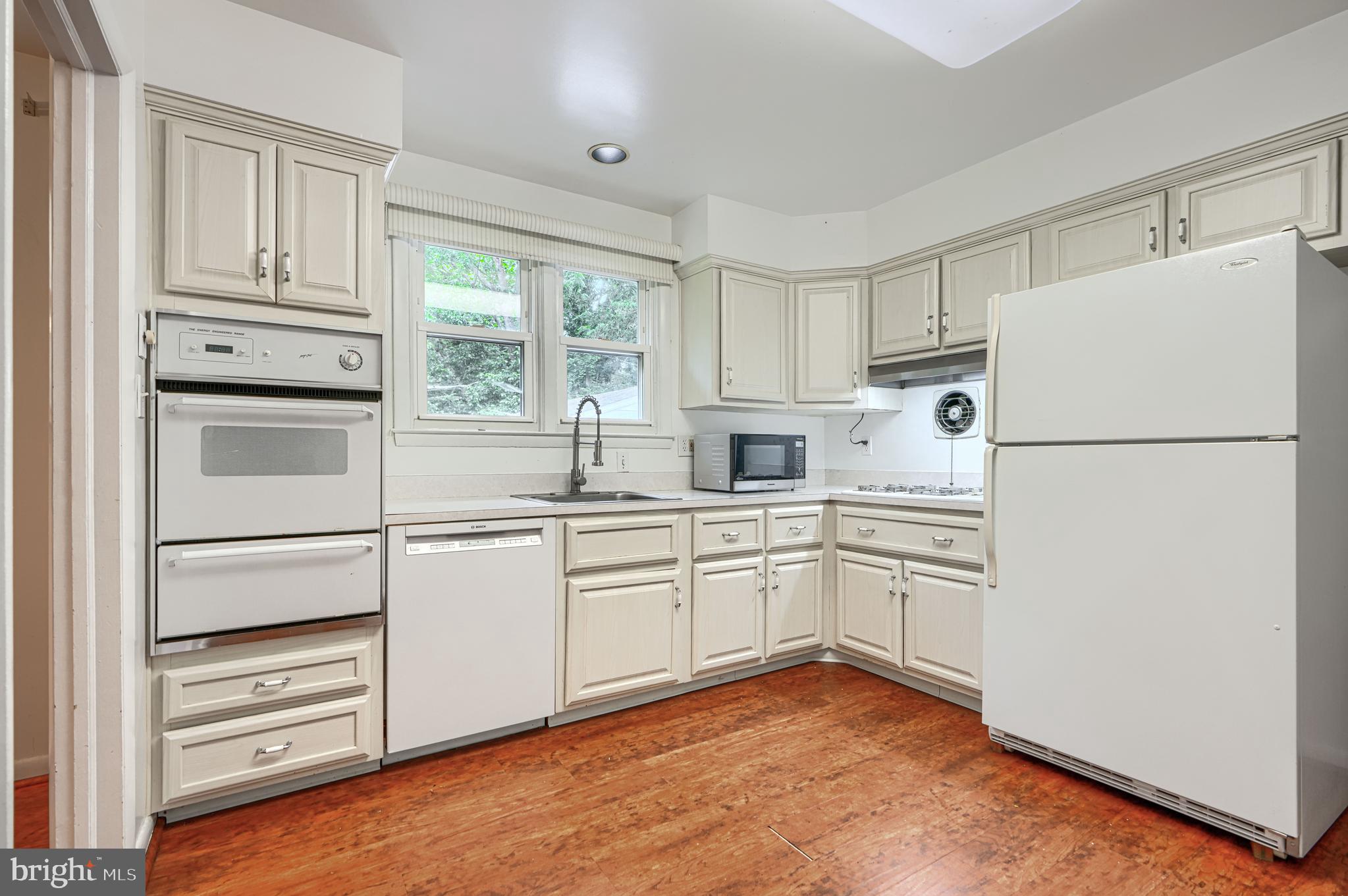 112 SPRINGSIDE DRIVE