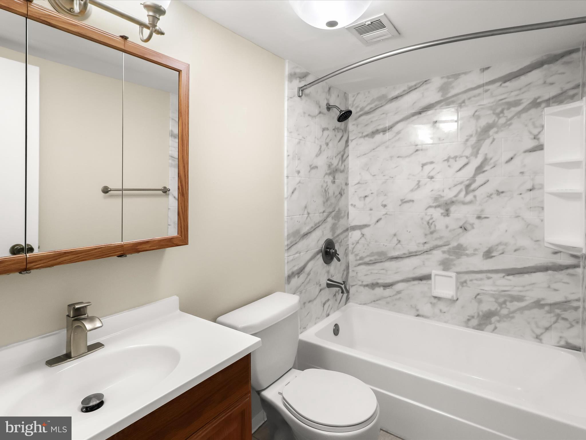 ROCKLAND RUN - Residential