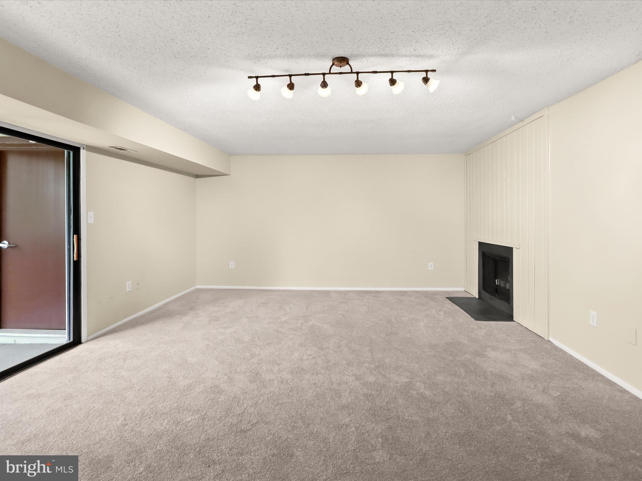 ROCKLAND RUN - Residential