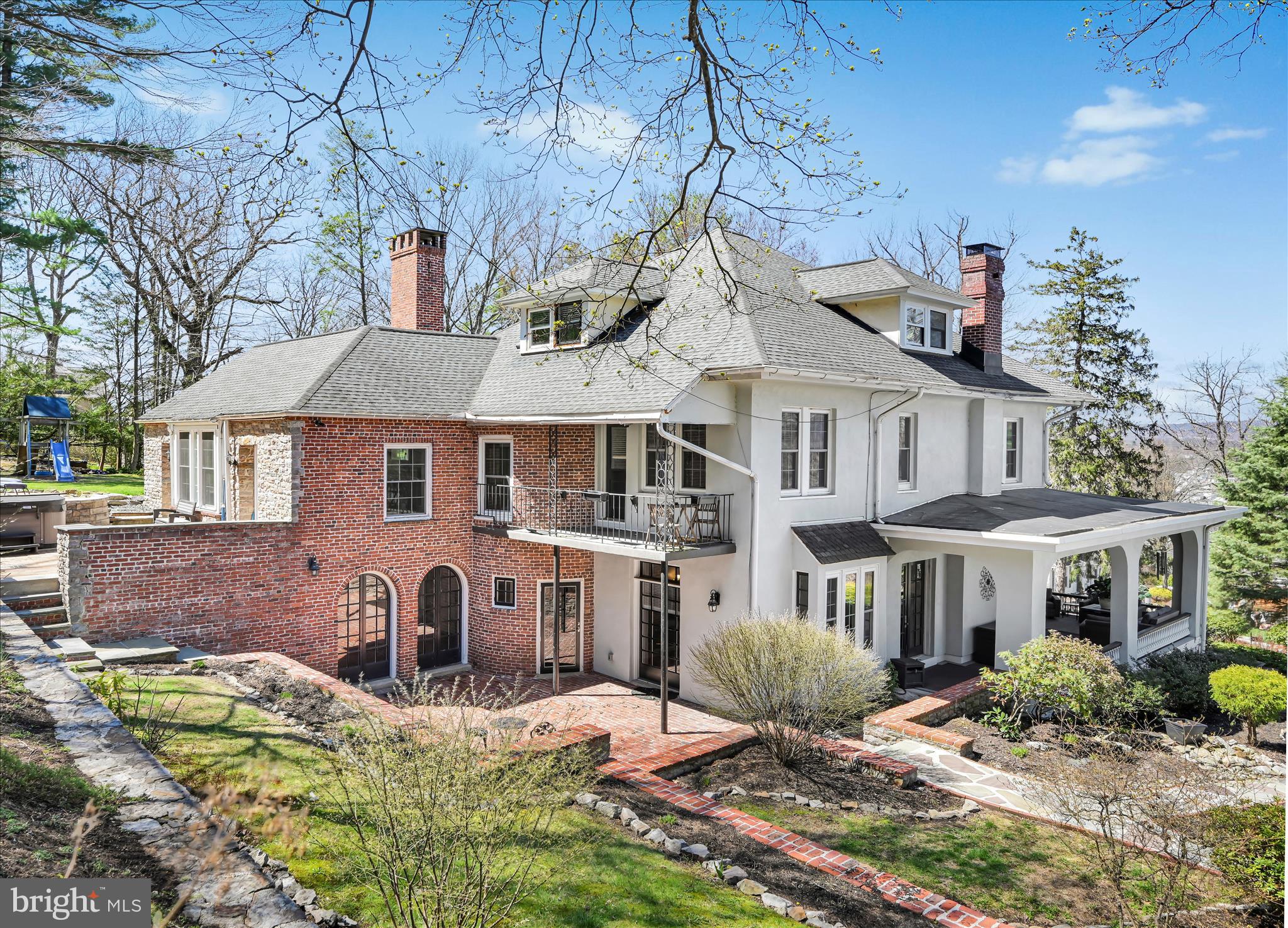 YORKVILLE - Residential