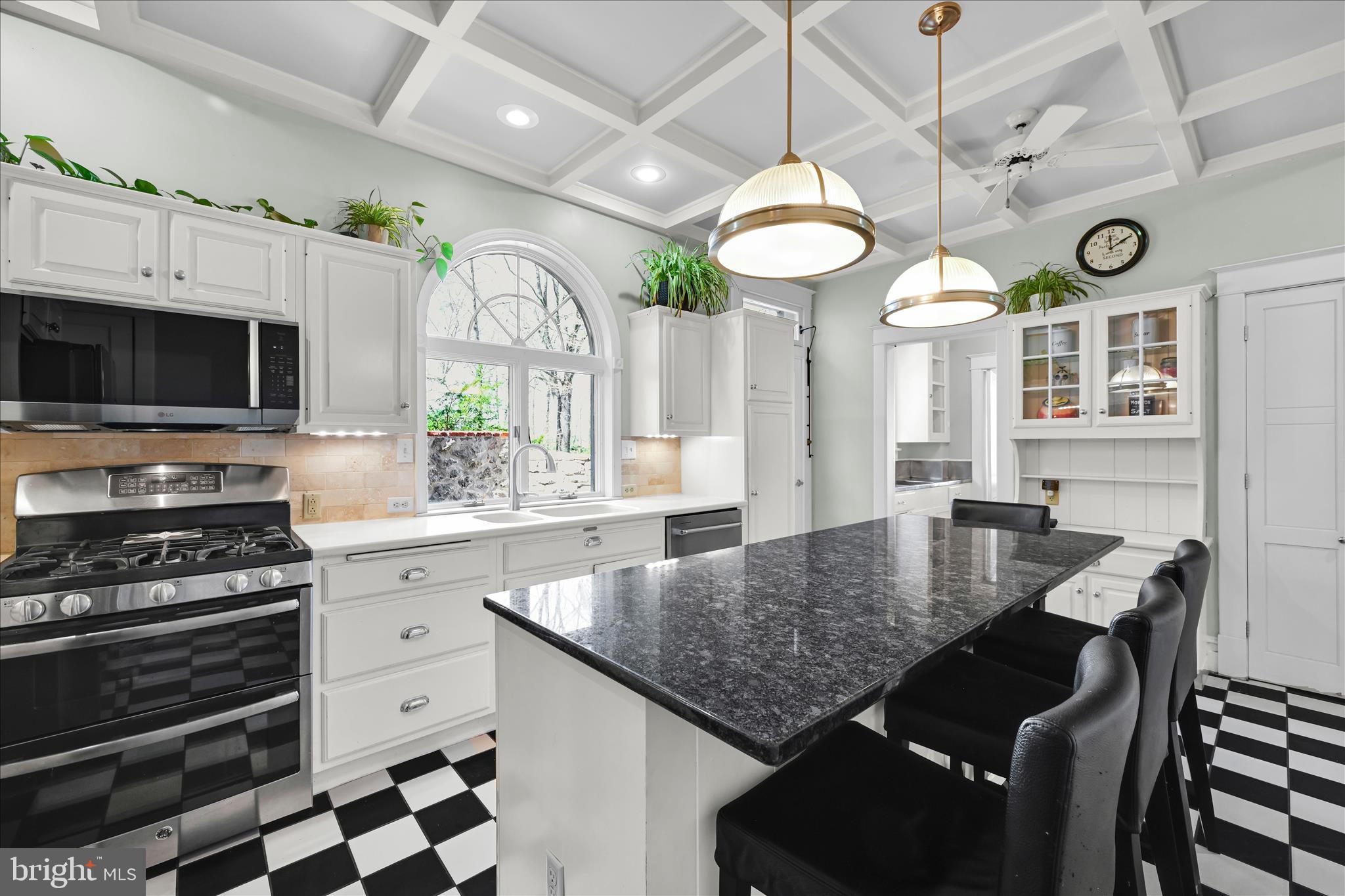 YORKVILLE - Residential