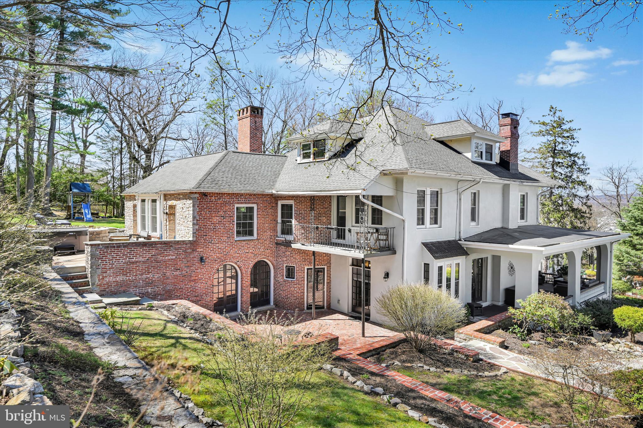 YORKVILLE - Residential