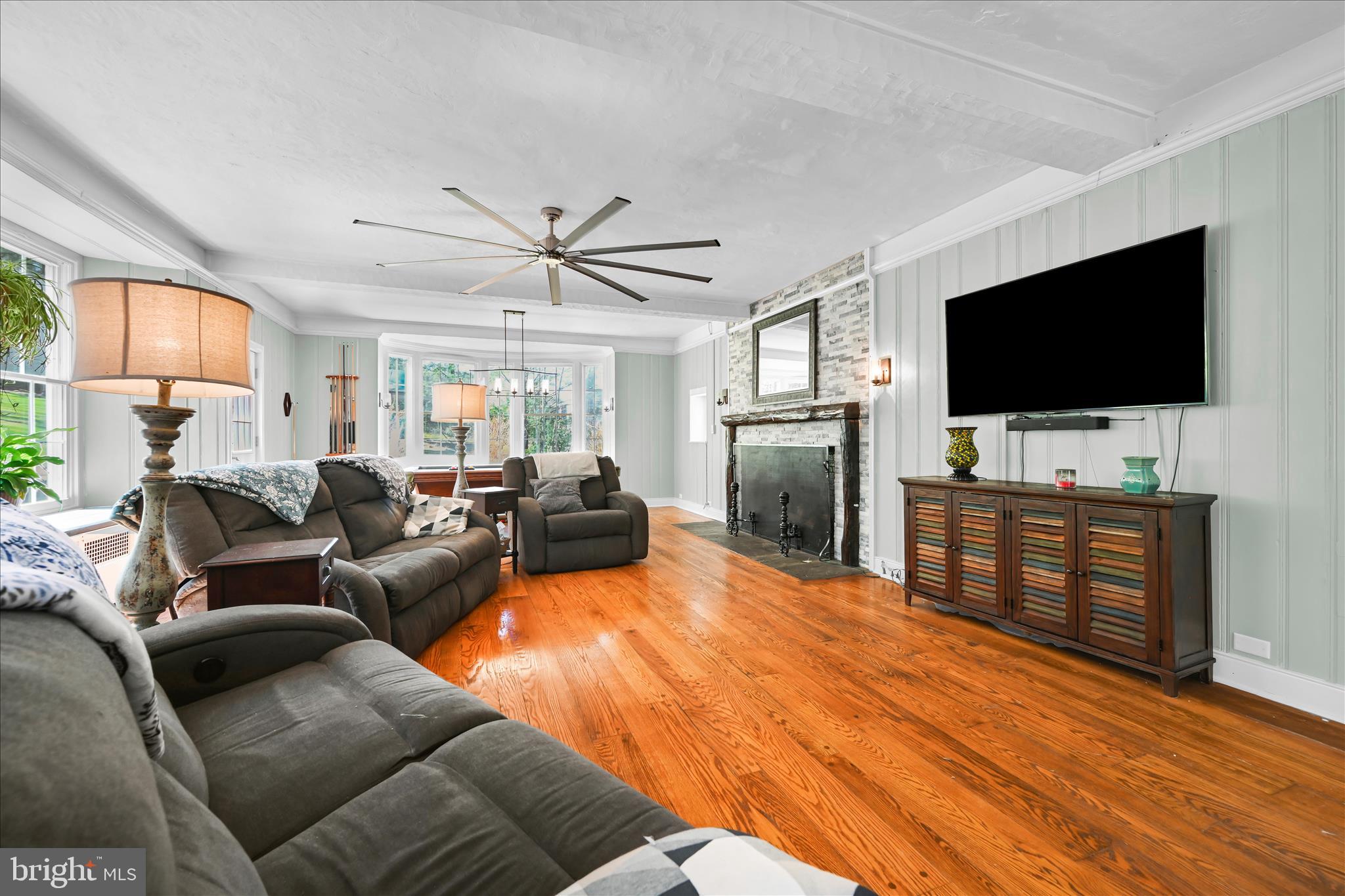 YORKVILLE - Residential