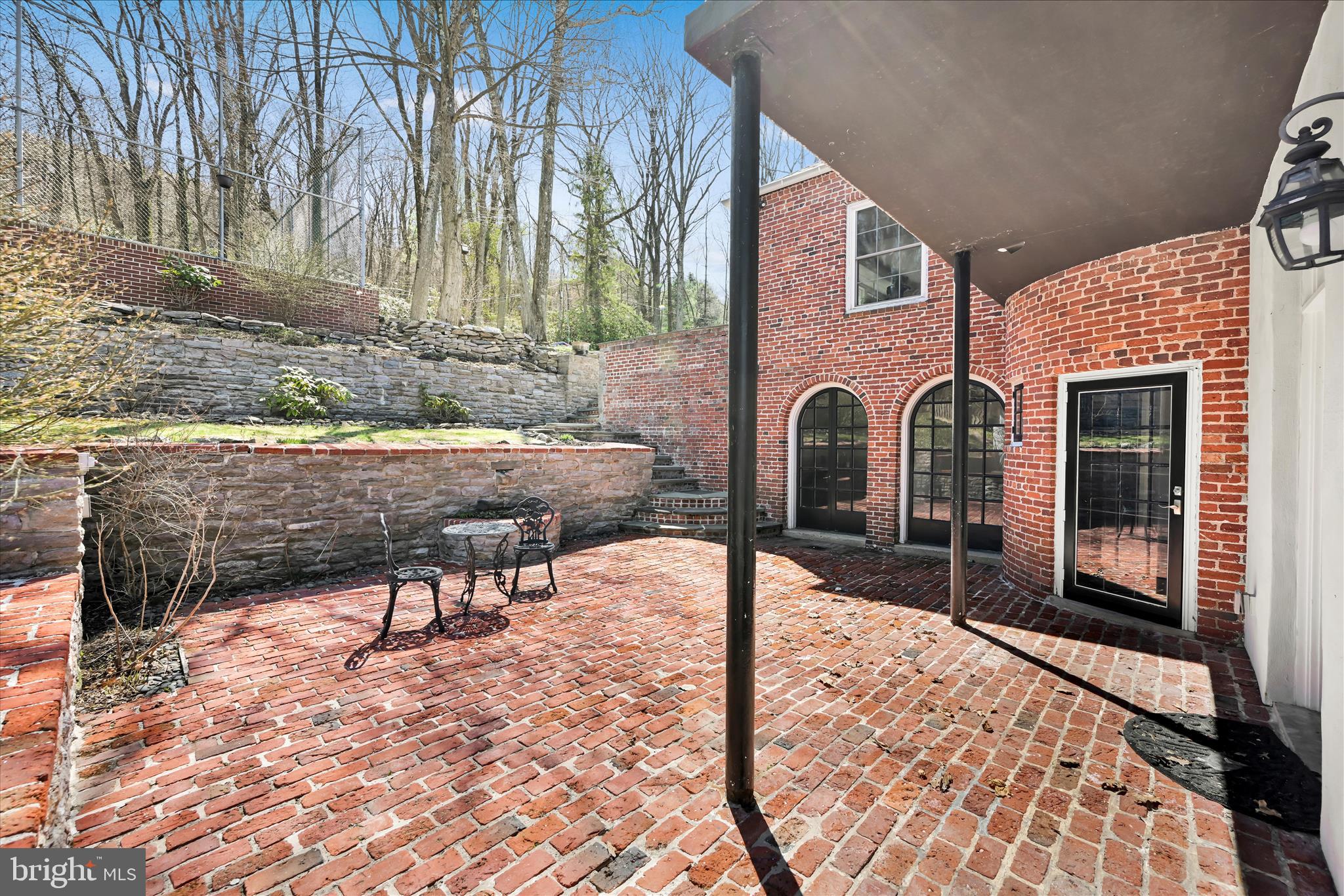 YORKVILLE - Residential