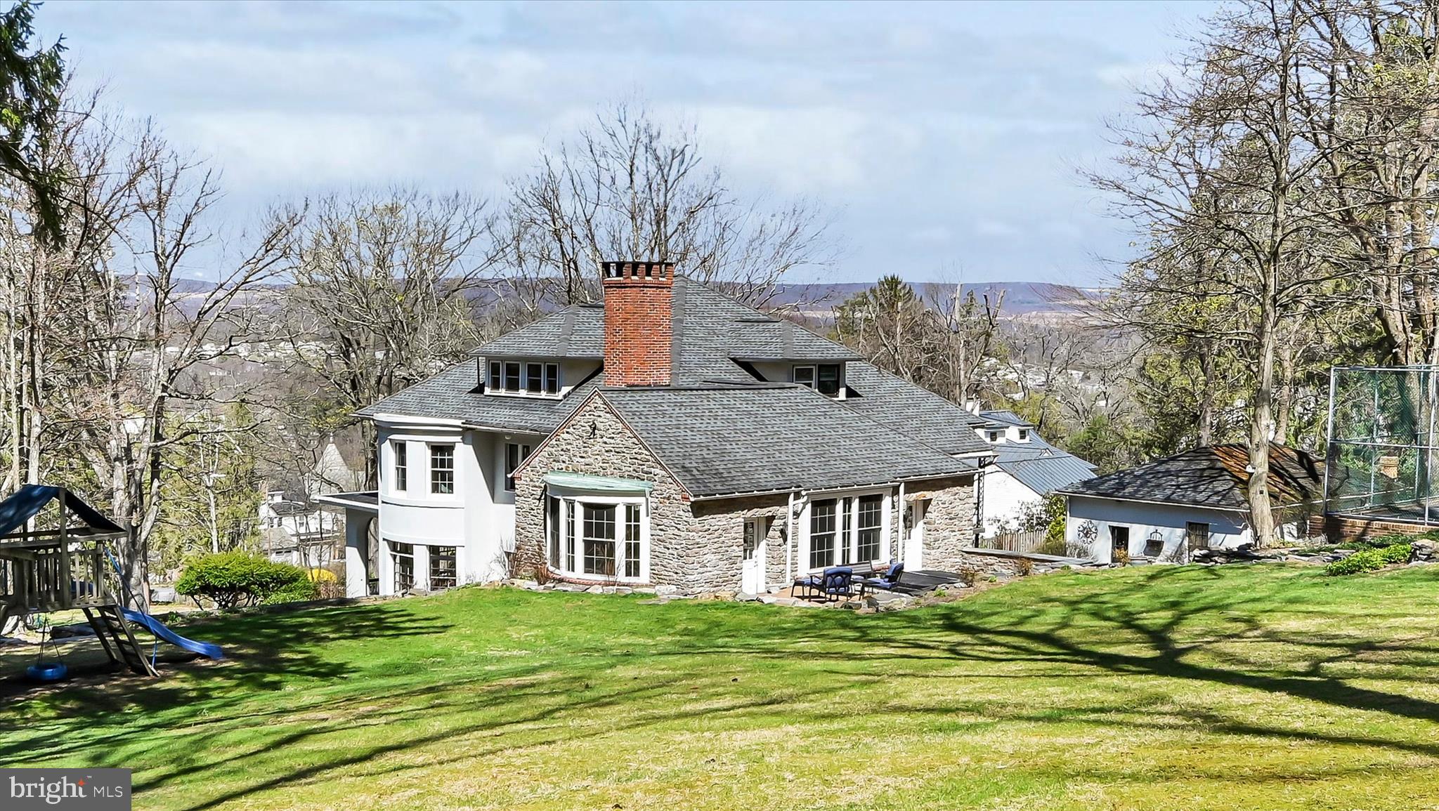 YORKVILLE - Residential