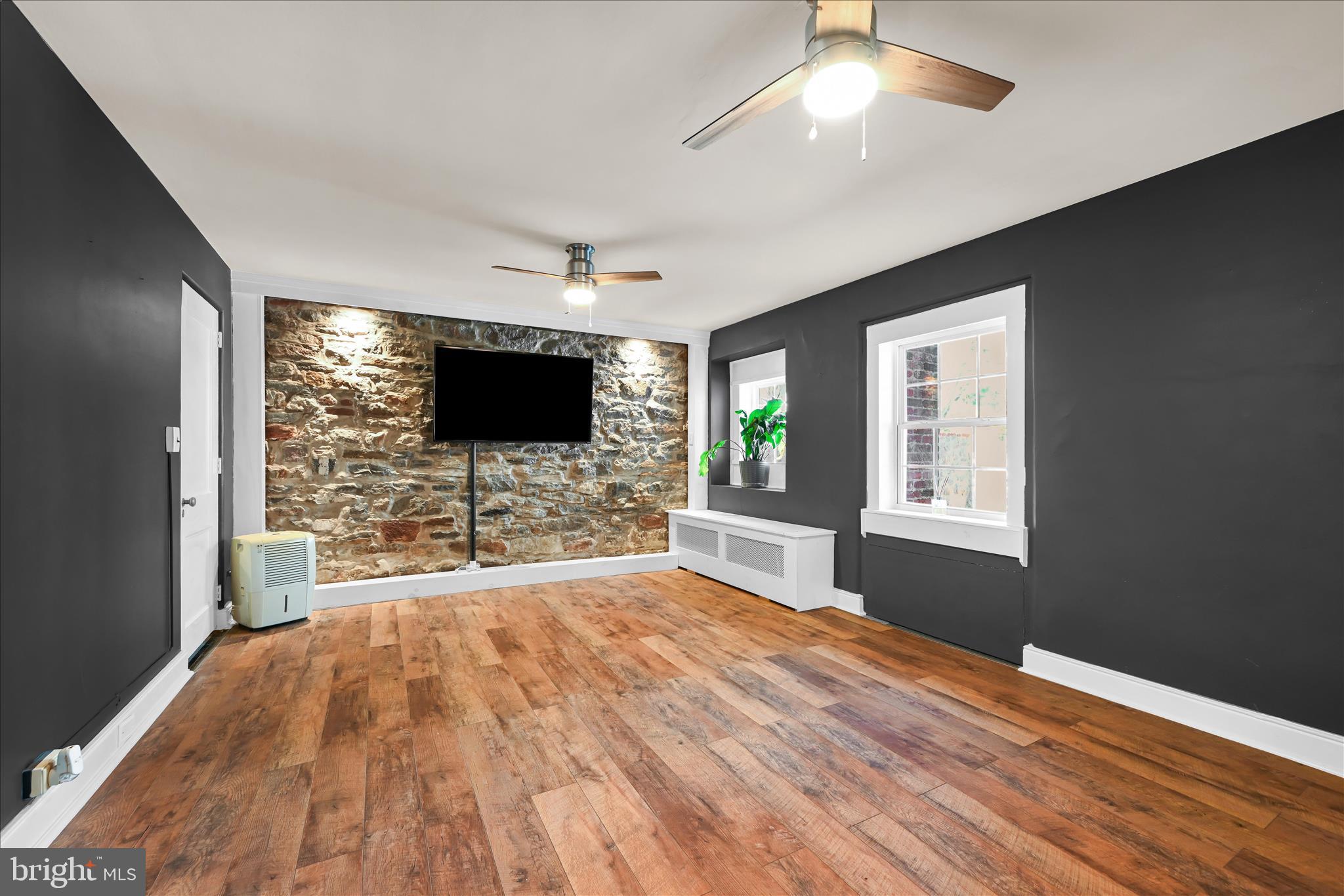 YORKVILLE - Residential