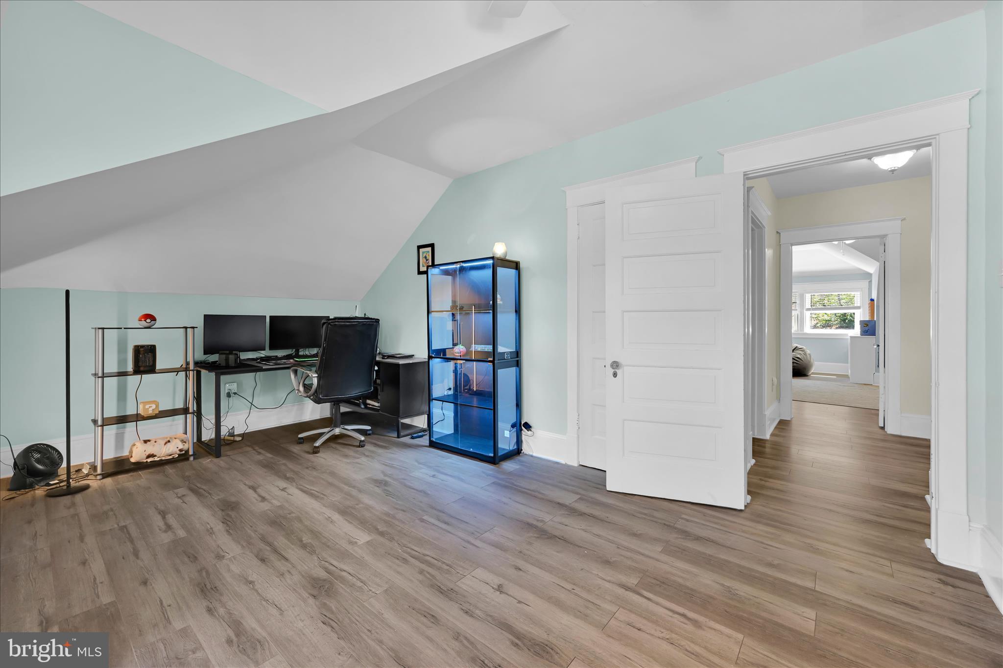 YORKVILLE - Residential