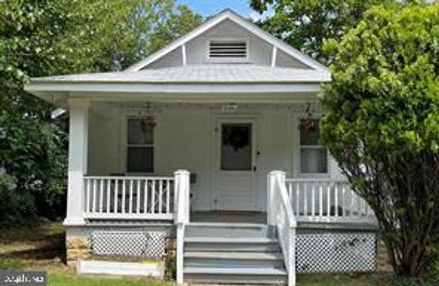 This is a one level house with a covered porch in front and the rear . Wood floors throughout. new ref and new stacked washer & dryer. Backyard  with an outside storage area. Within walking distance of Ballston Mall and Metro stations and Wilson Boulevard , restaurants & bars.  Good size  back yard  and a drive way to park your cars. the backyard is fenced for your pet's safety. Available for immediate move in.