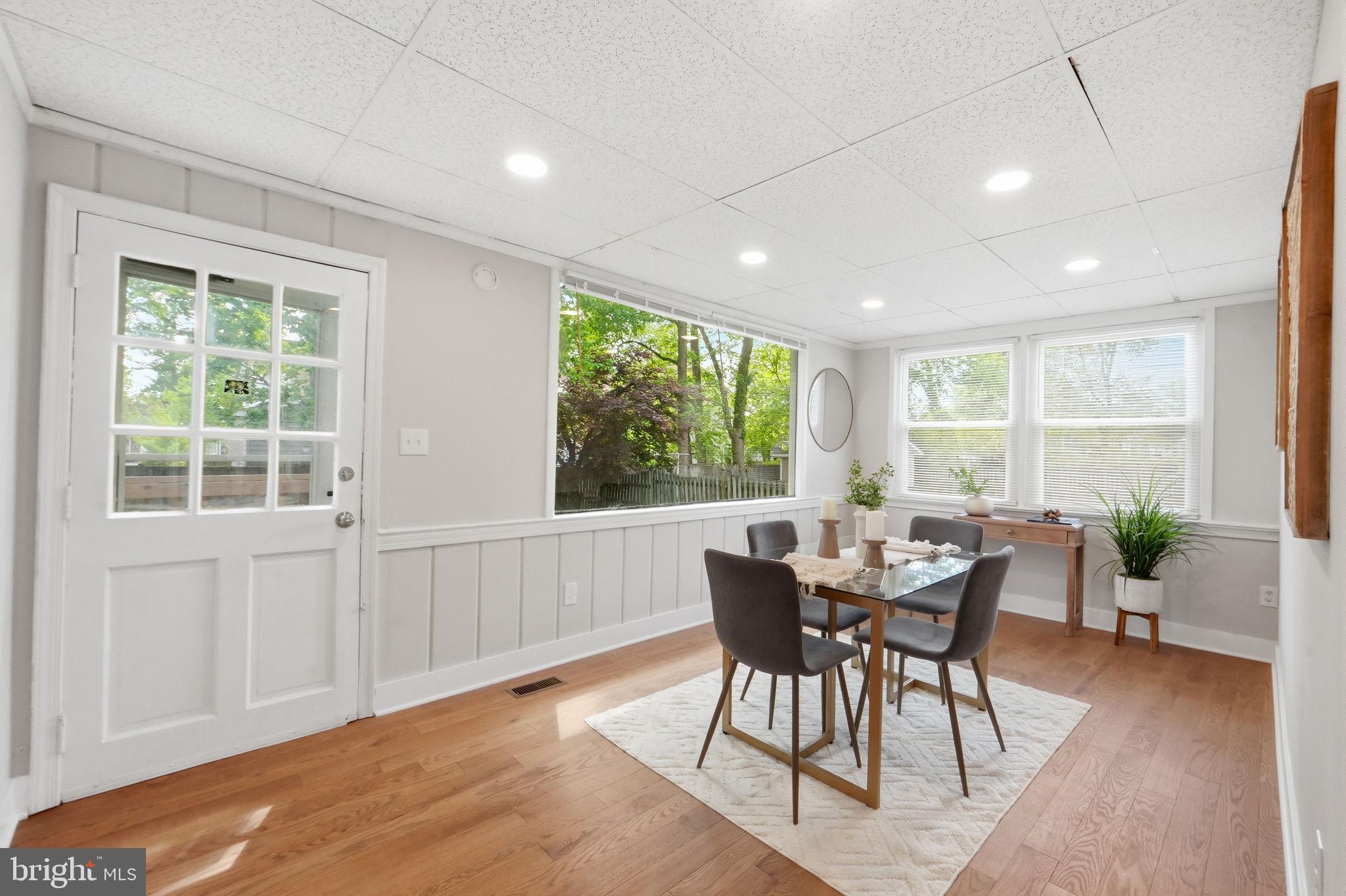 OAK SPRING - Residential