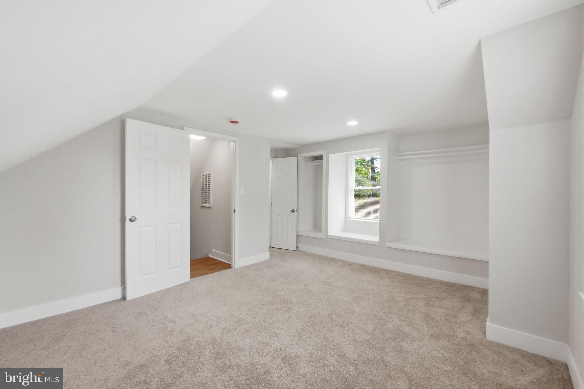 OAK SPRING - Residential