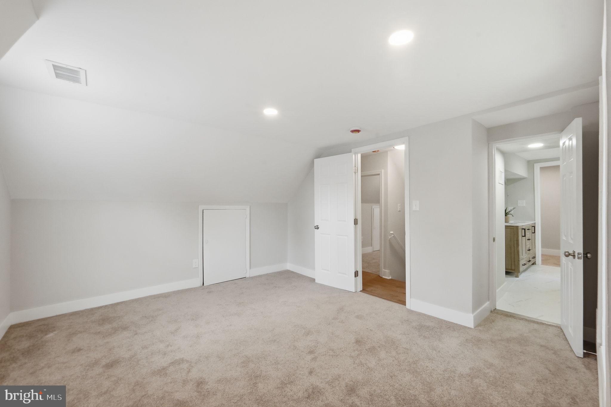 OAK SPRING - Residential