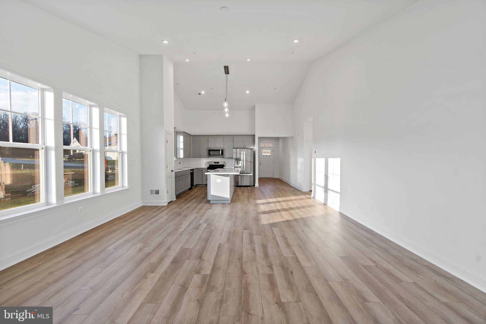 ROSEHILL MANOR - Residential