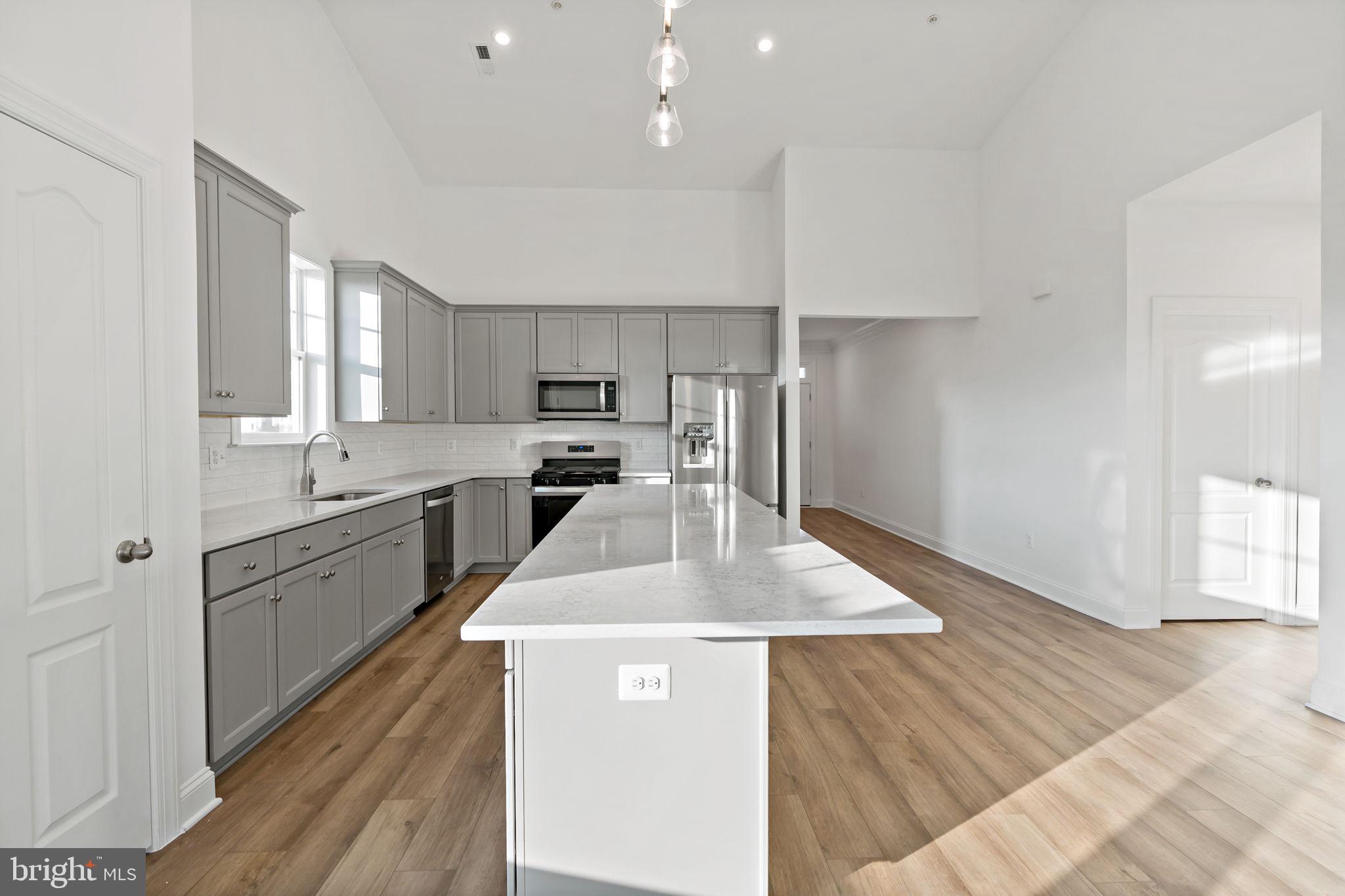 ROSEHILL MANOR - Residential