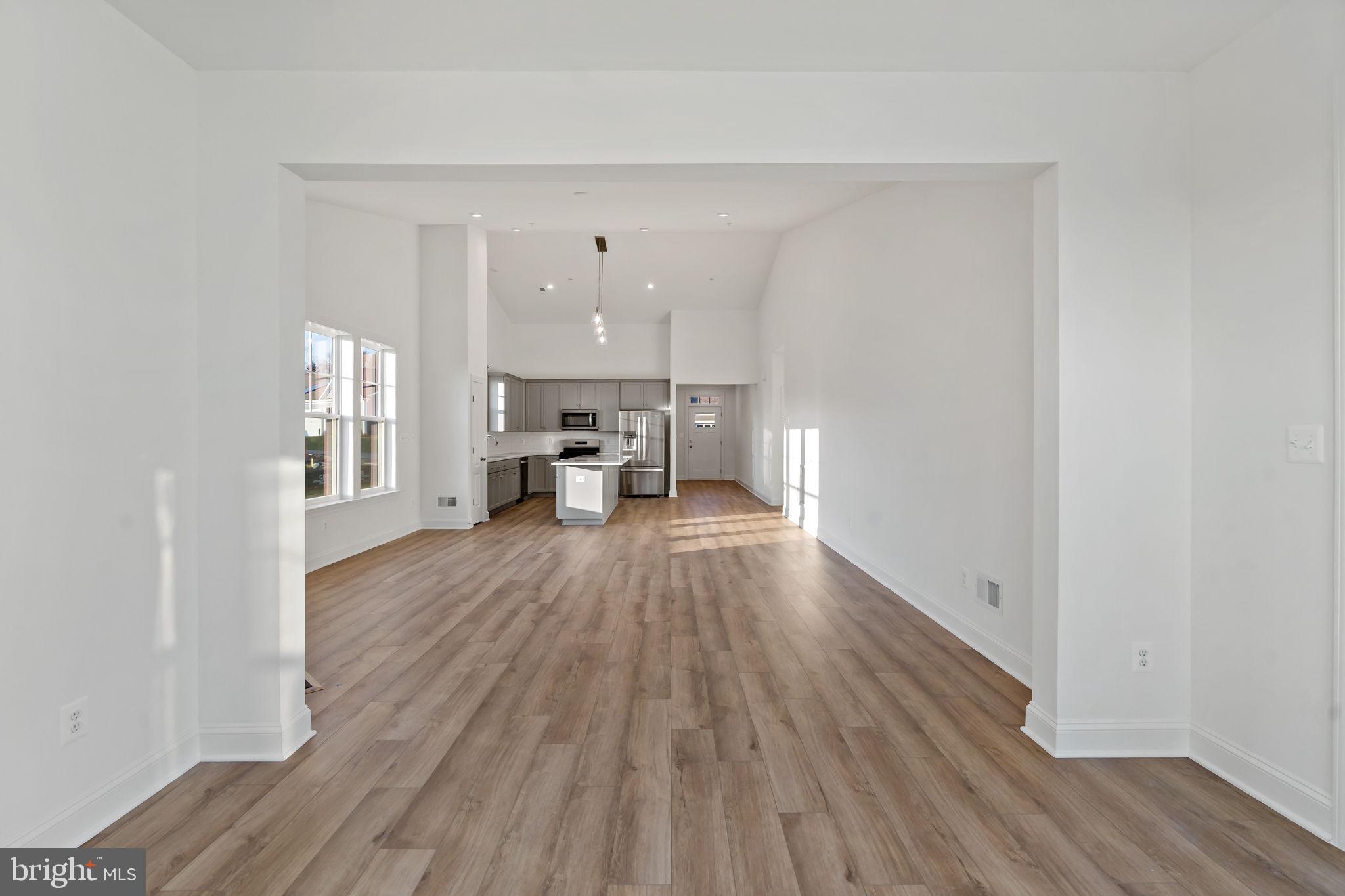 ROSEHILL MANOR - Residential