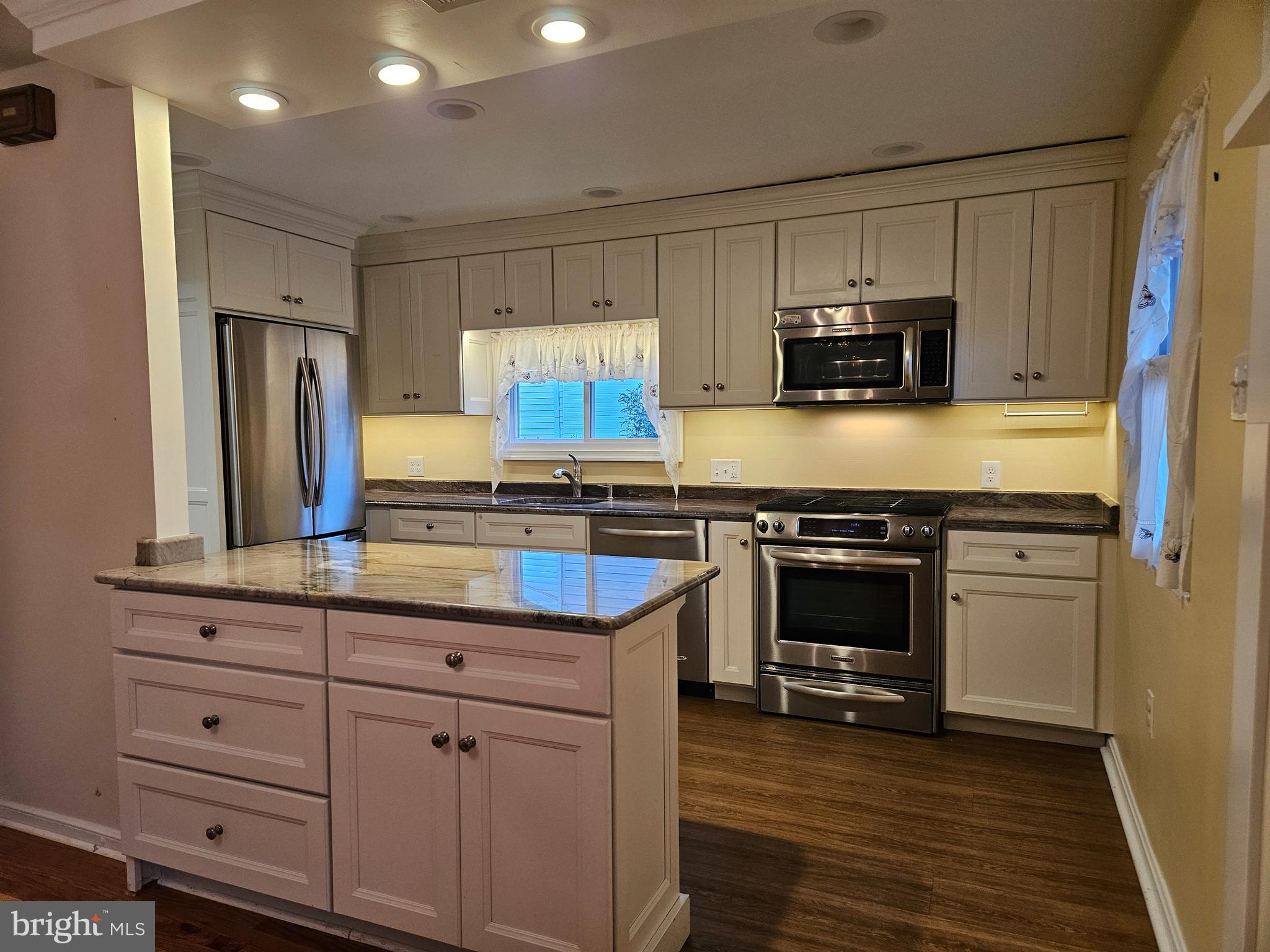 GLENSIDE GARDENS - Residential Lease