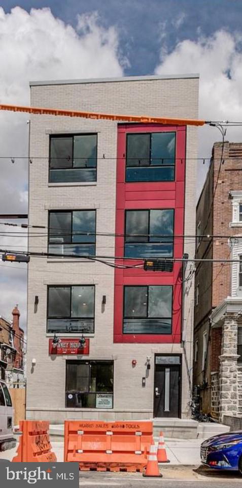 WEST PHILADELPHIA - Residential Income