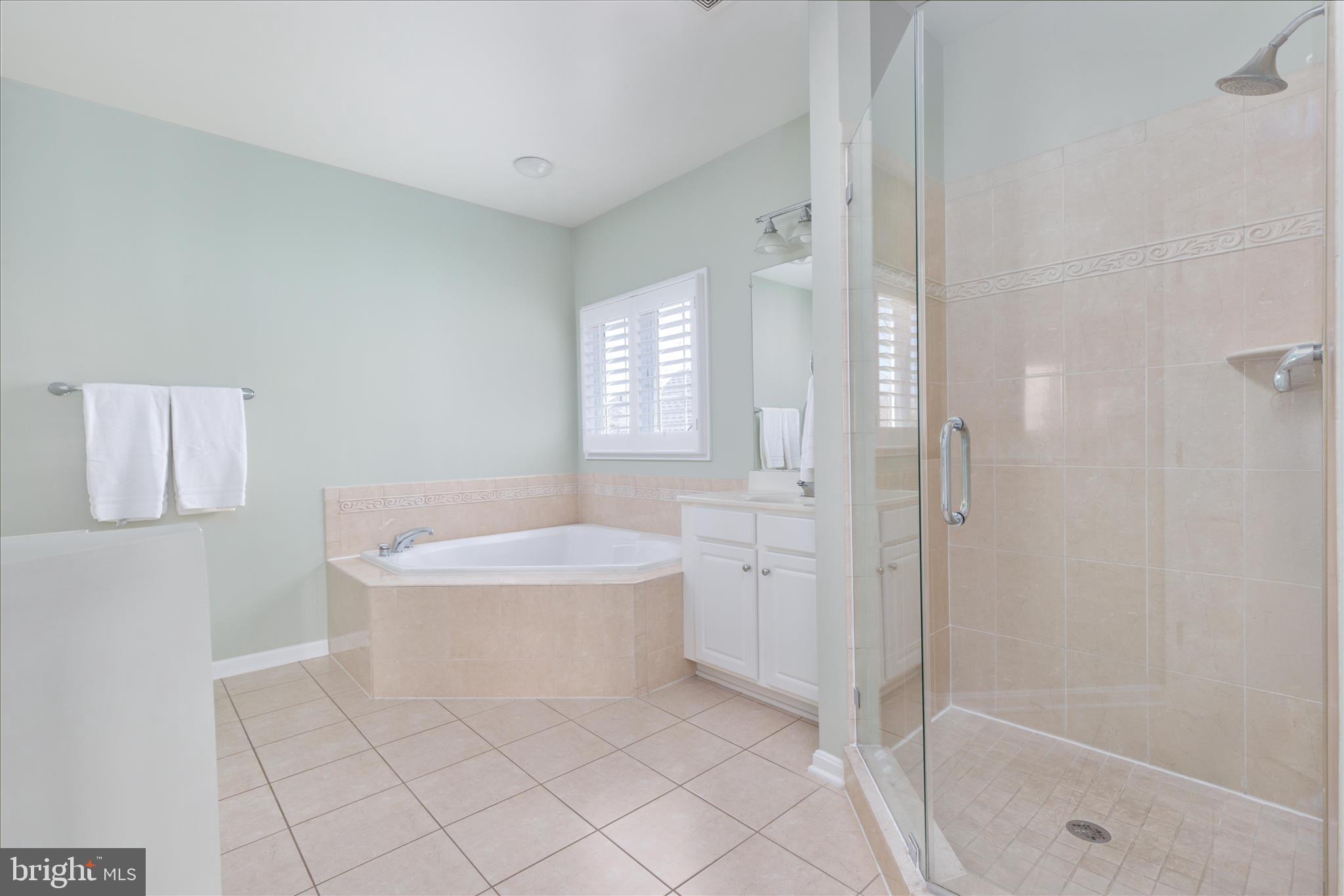 LANSDOWNE ON THE POTOMAC - Residential