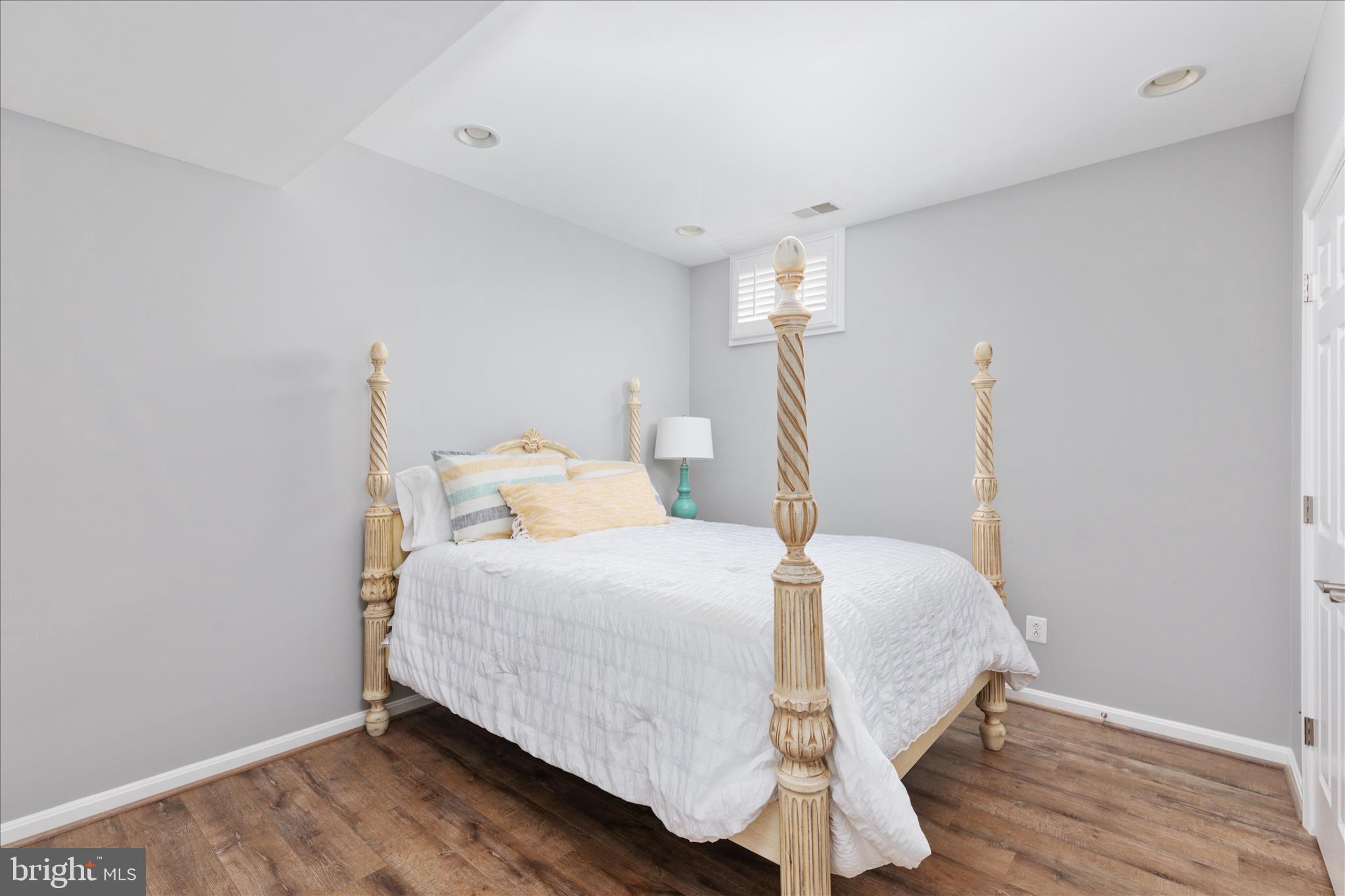 LANSDOWNE ON THE POTOMAC - Residential