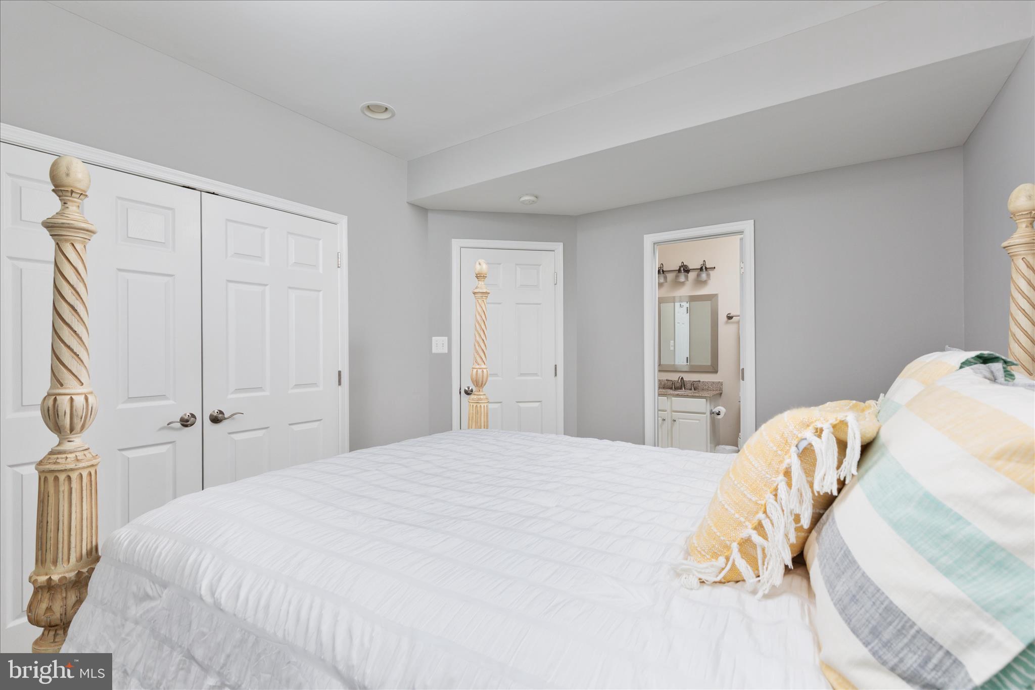 LANSDOWNE ON THE POTOMAC - Residential