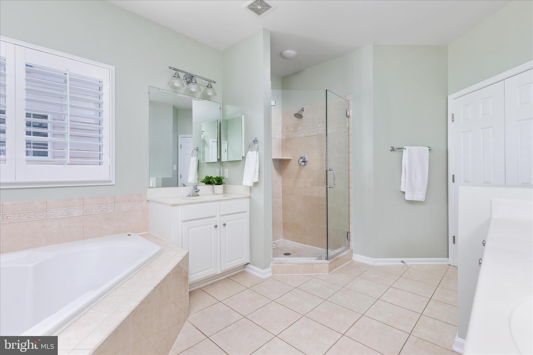 LANSDOWNE ON THE POTOMAC - Residential