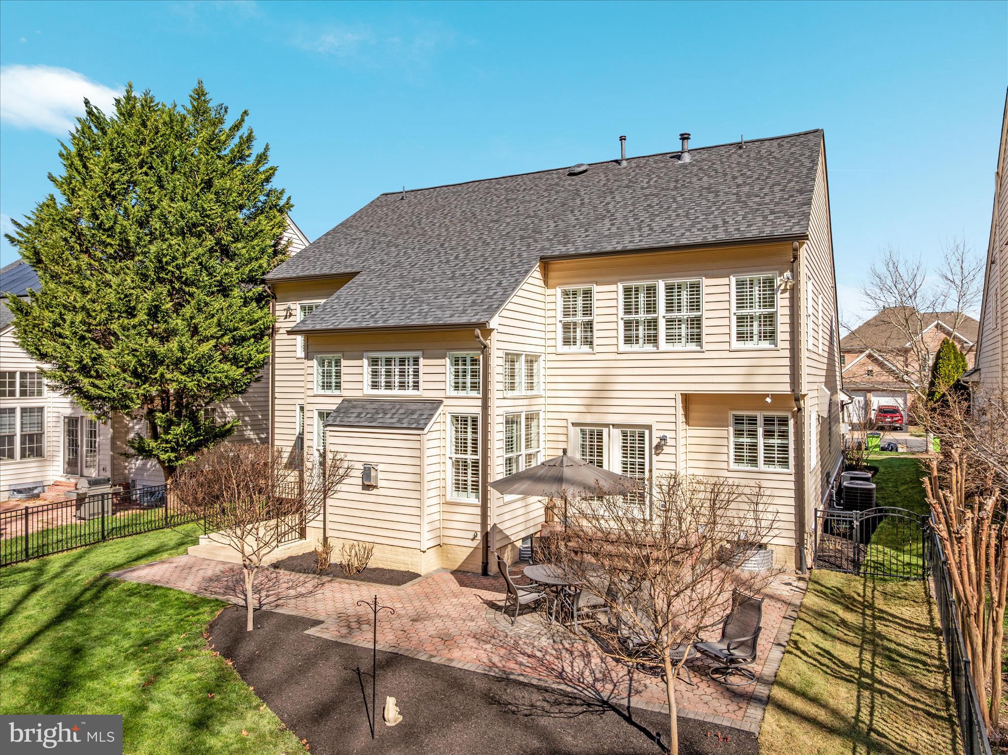 LANSDOWNE ON THE POTOMAC - Residential