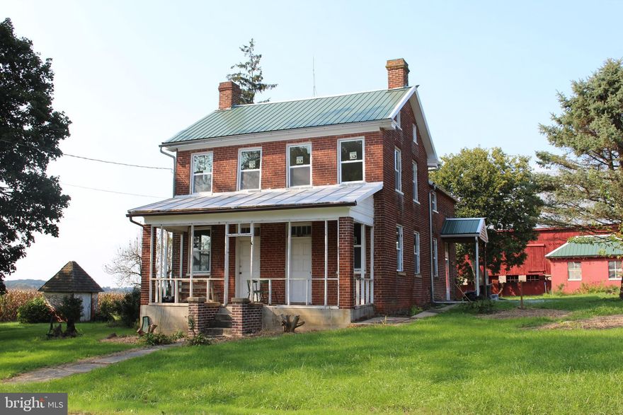 Three bedroom, two bathroom house.
Note: Applicant must fill out an application and be approved PRIOR to viewing the property. The online application can be found on our website. You can apply for this property under the property description.