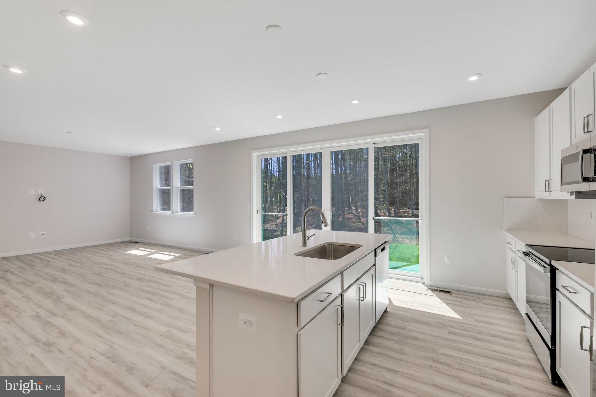 WILDERNESS SHORES - Residential