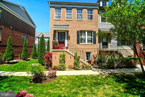 Townhouse For Sale - 9787 Kilt Place<br/> Charles County, WALDORF, MD 20601