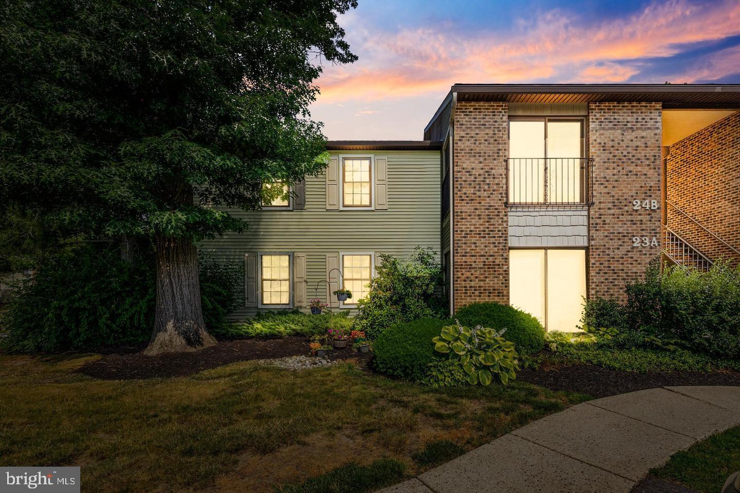 23 W BLUEBELL LANE A