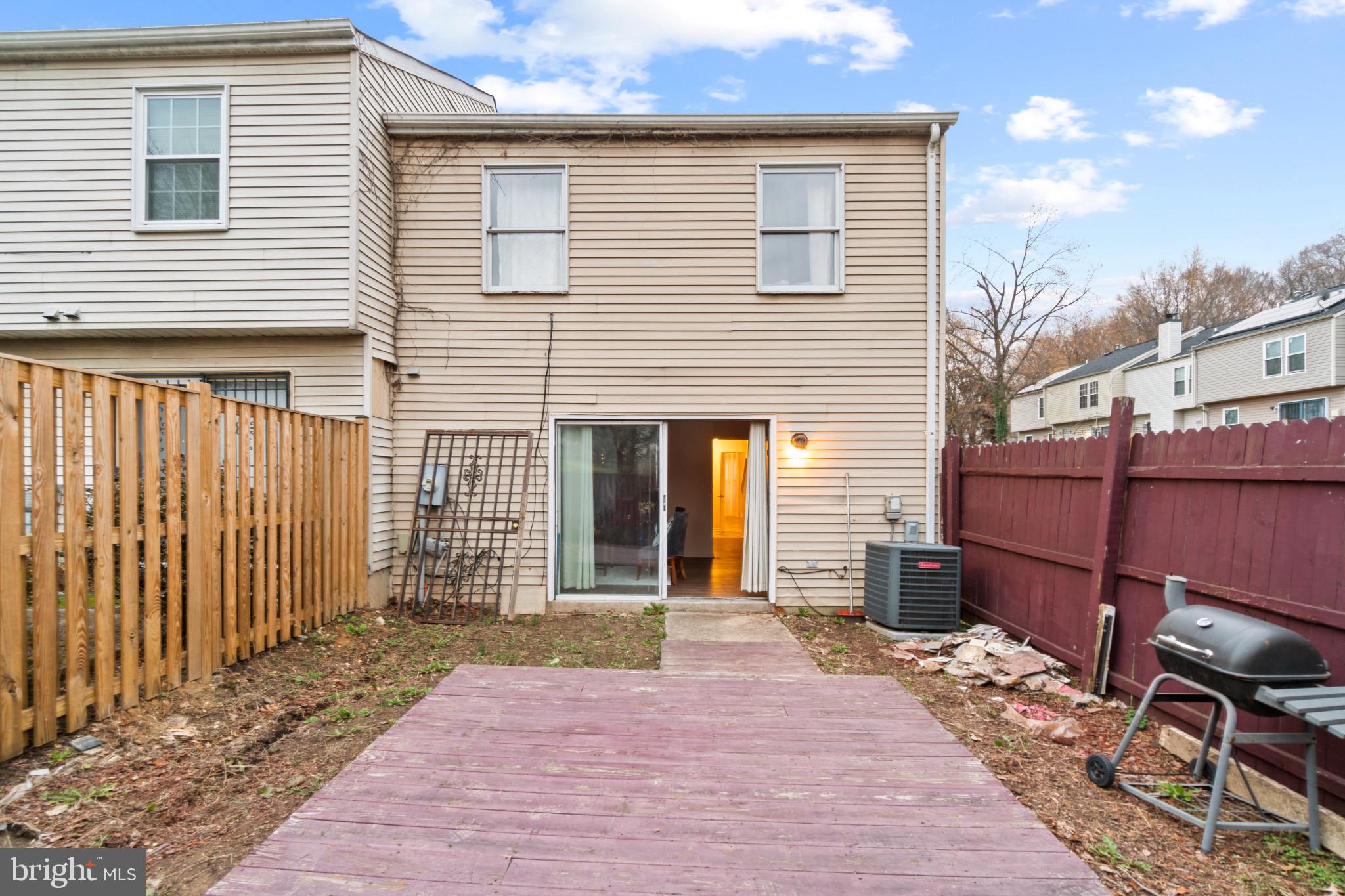 HILLCREST TOWNE - Residential