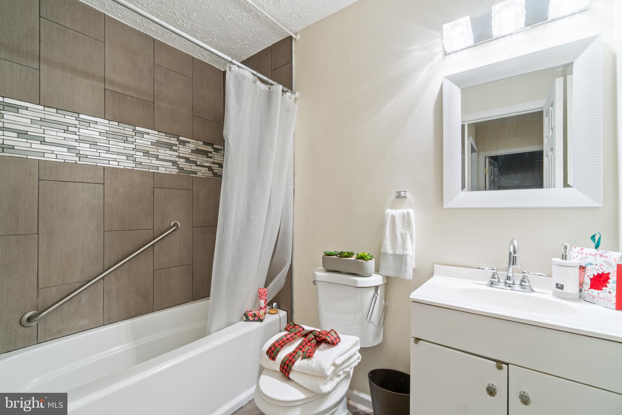 HILLCREST TOWNE - Residential