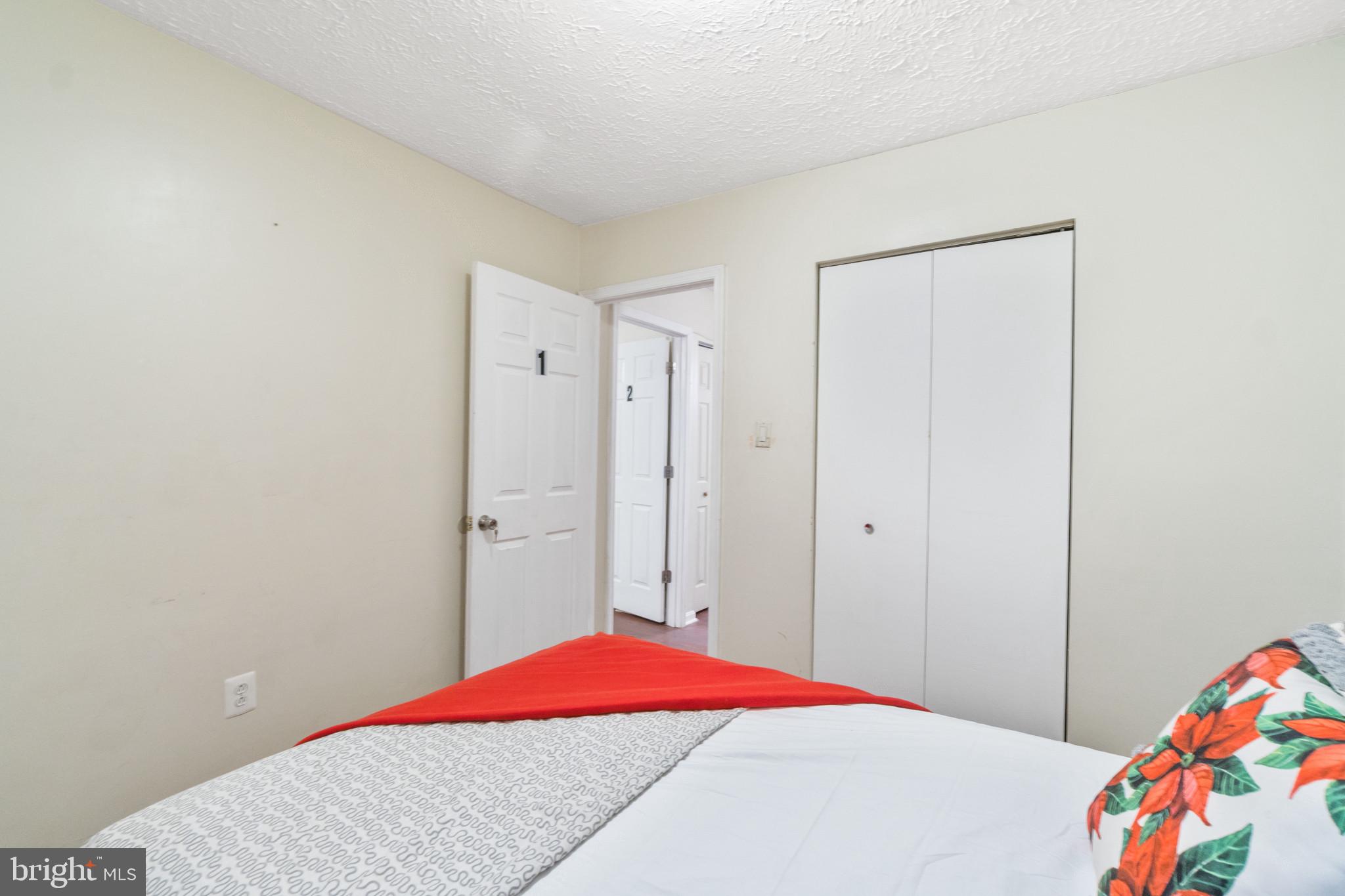 HILLCREST TOWNE - Residential