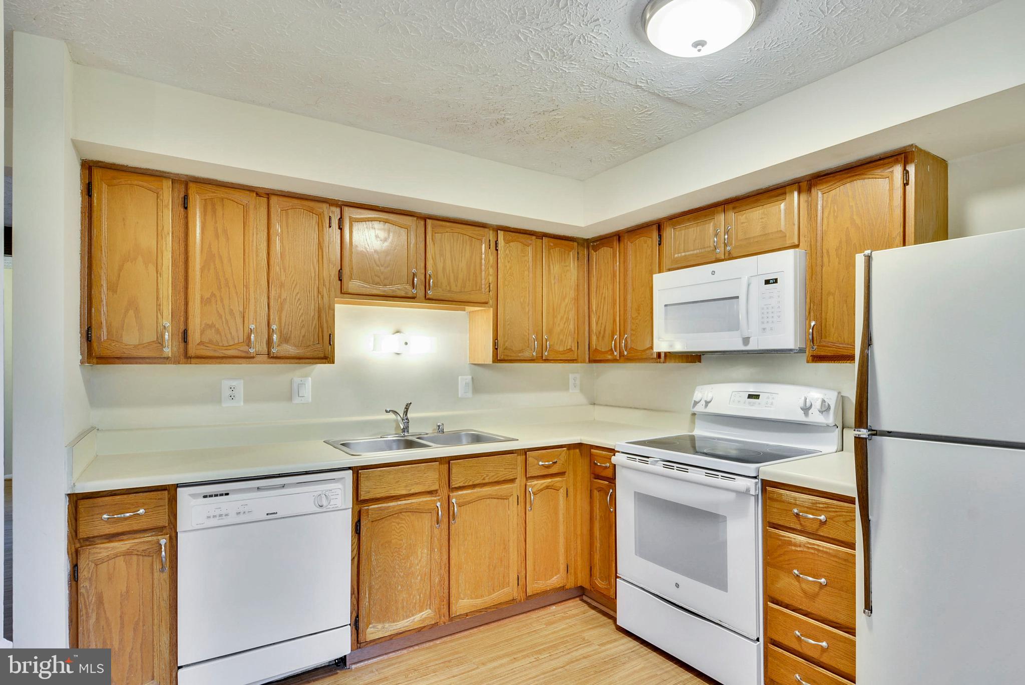 RESTON - Residential Lease