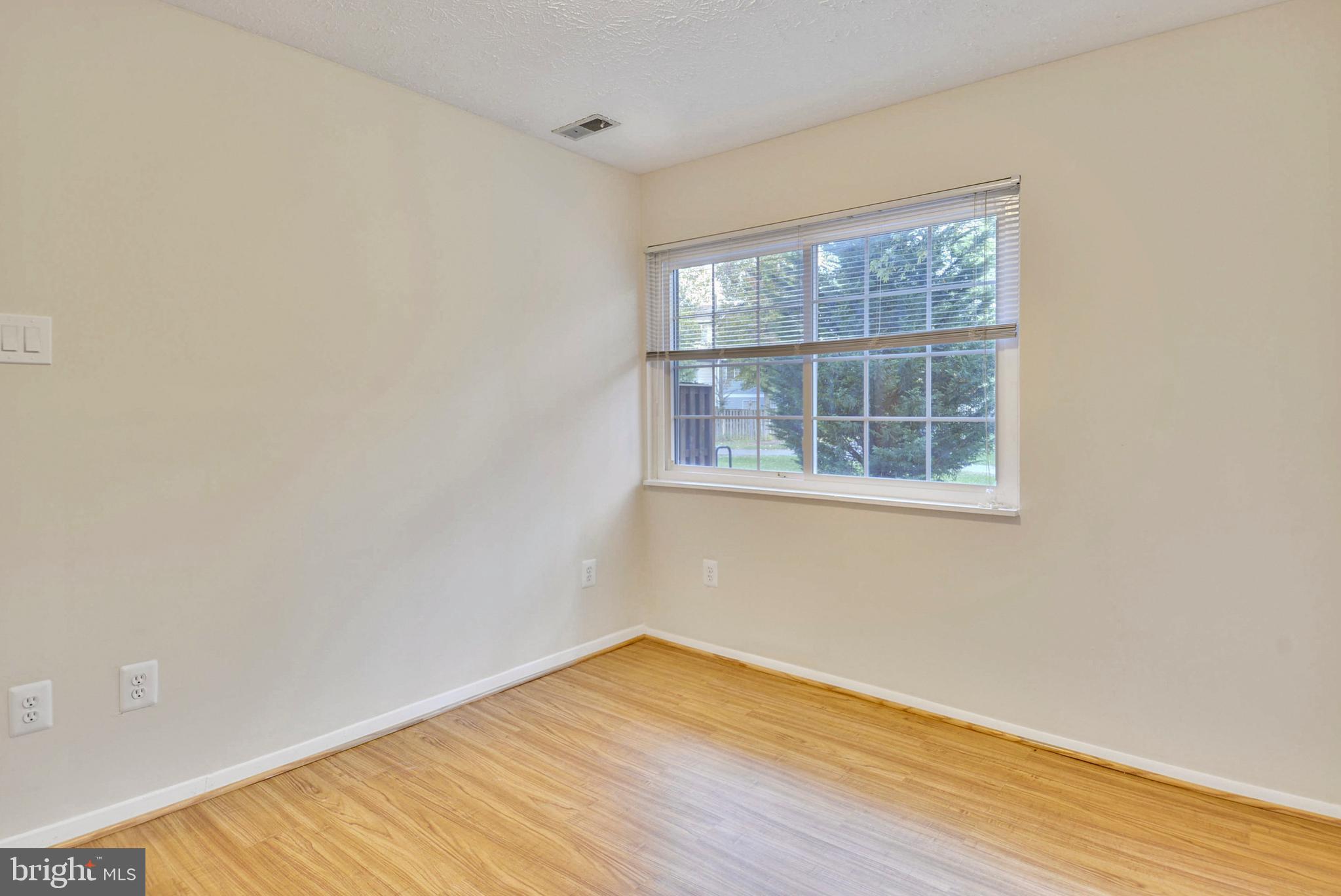 RESTON - Residential Lease