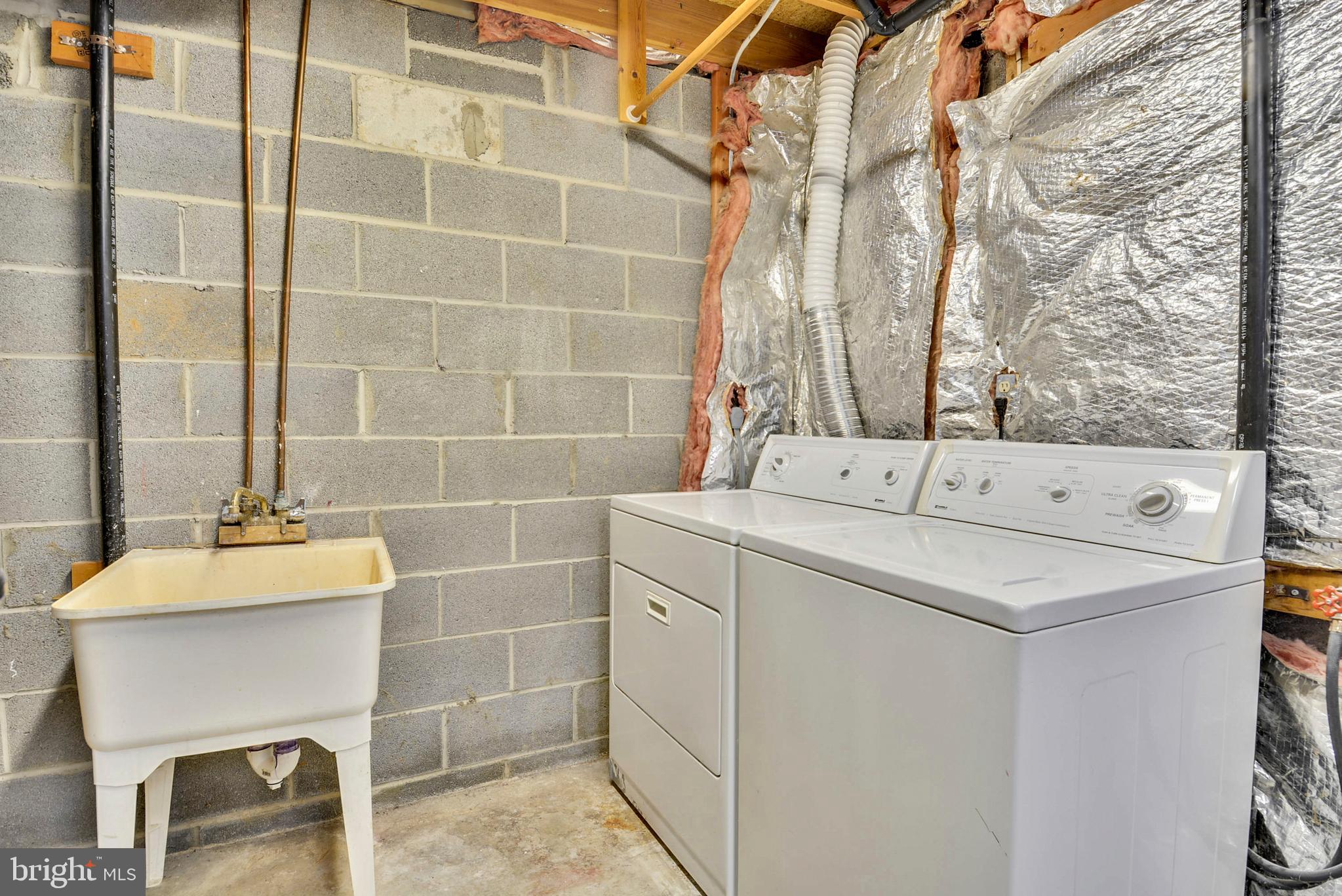 RESTON - Residential Lease