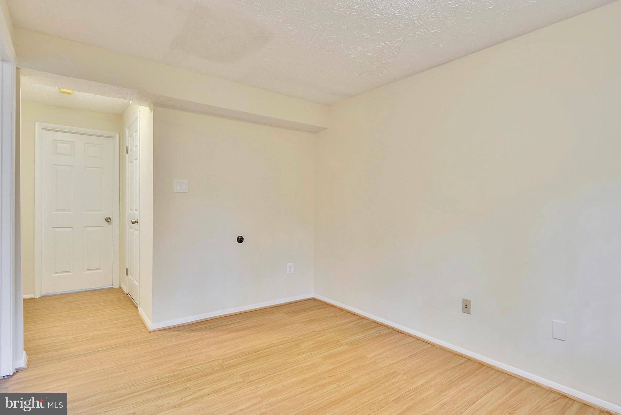 RESTON - Residential Lease