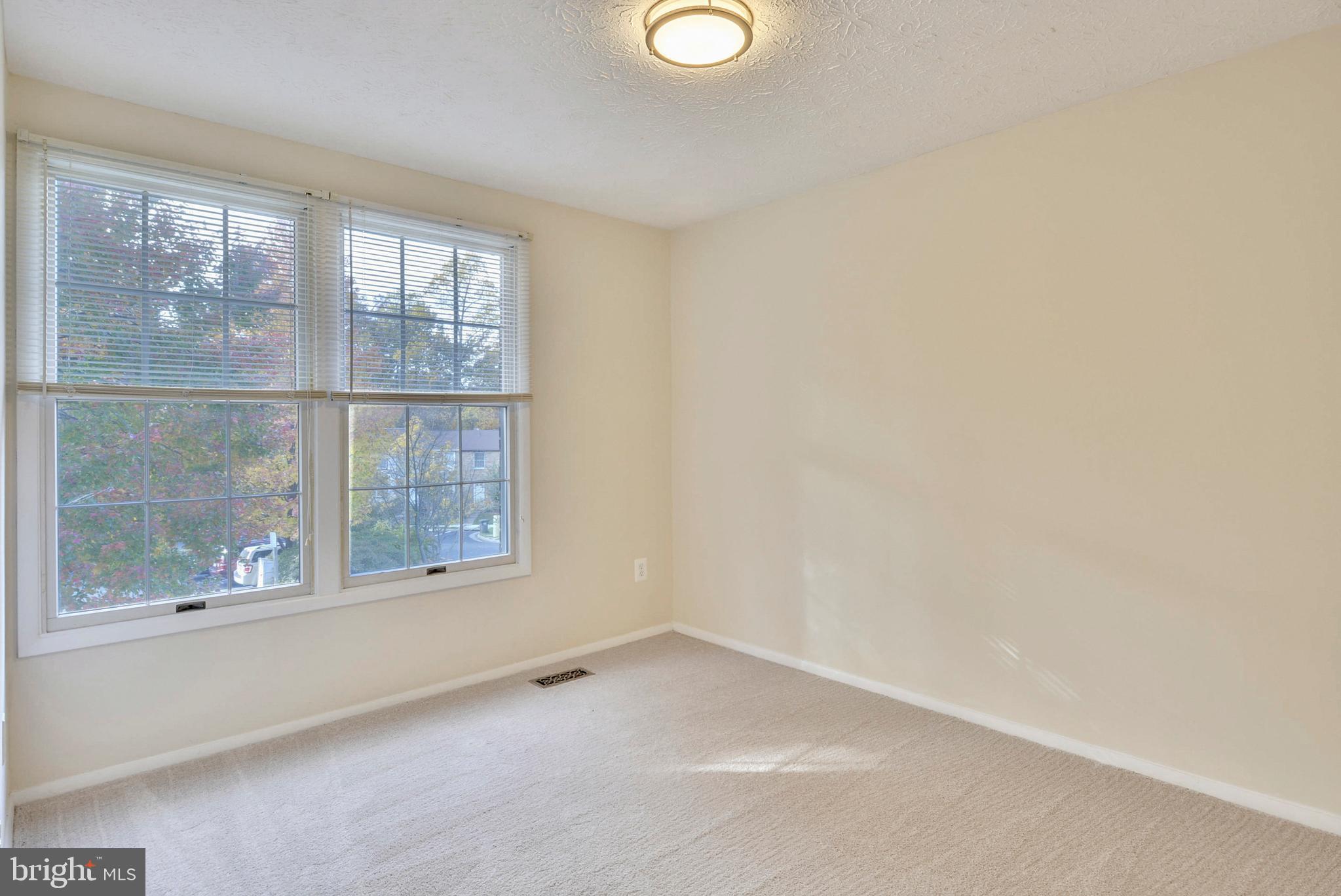 RESTON - Residential Lease