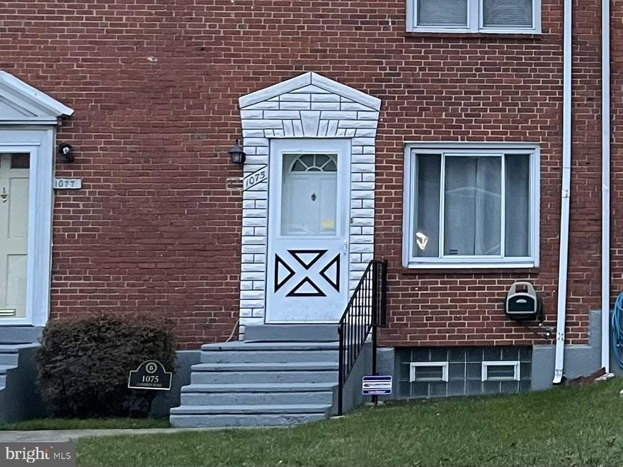 Excellent home or investment property. The home is a fixer-upper with all the right features. Comparables $190k plus on Cameron Rd.  Solid house that just needs updating. Roof 7 years. Hardwood floors.