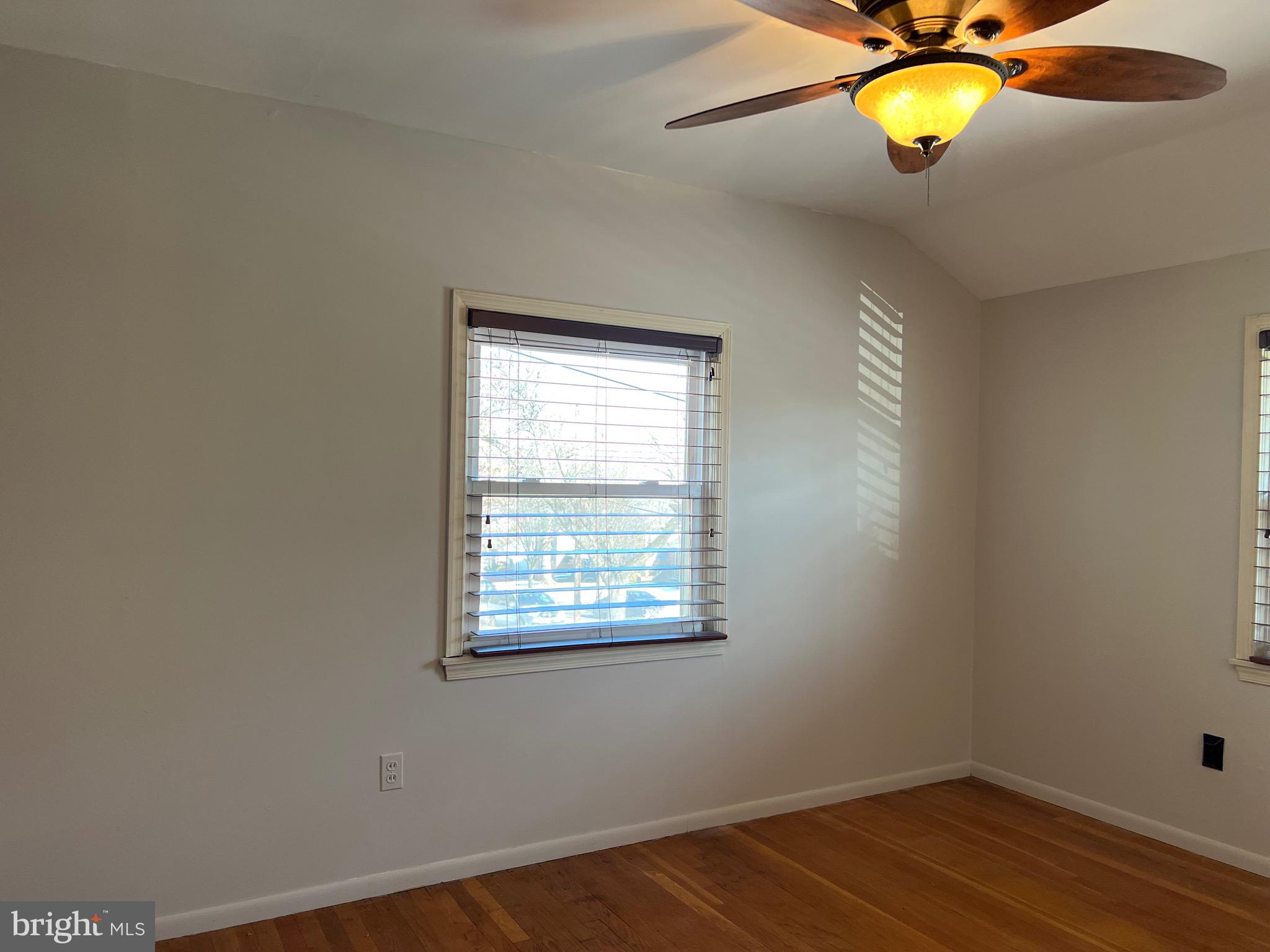 NEW CARROLLTON - Residential