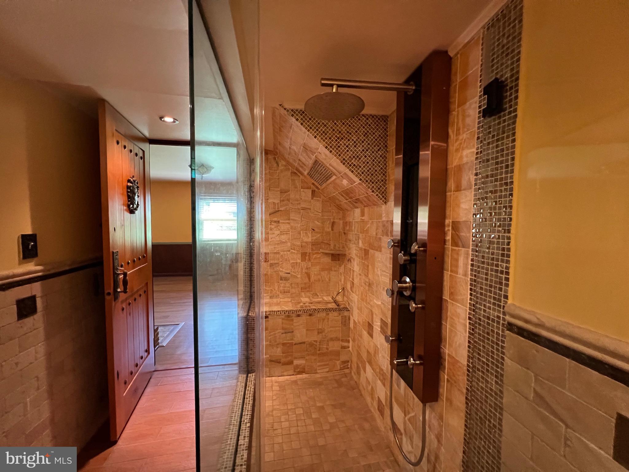 NEW CARROLLTON - Residential