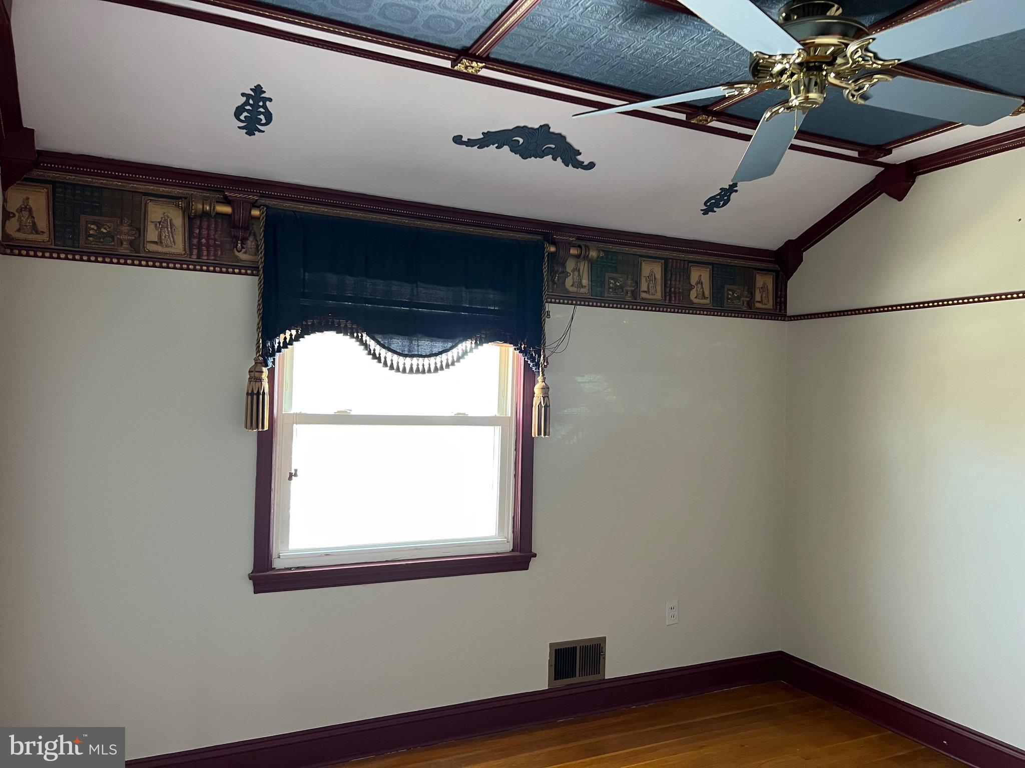 NEW CARROLLTON - Residential