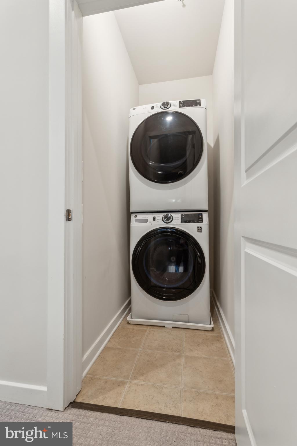 WESTSIDE AT SHADY GROVE METRO - Residential