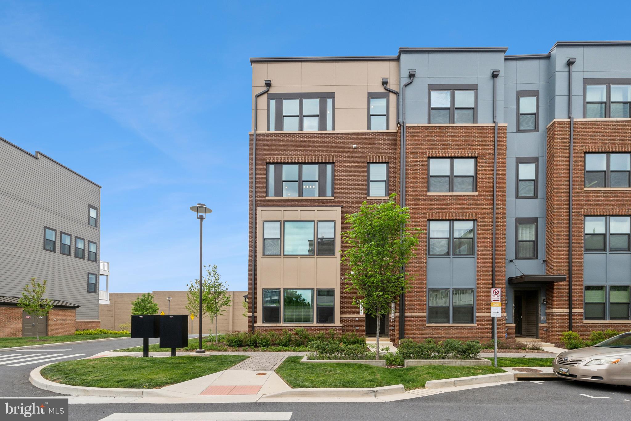 WESTSIDE AT SHADY GROVE METRO - Residential