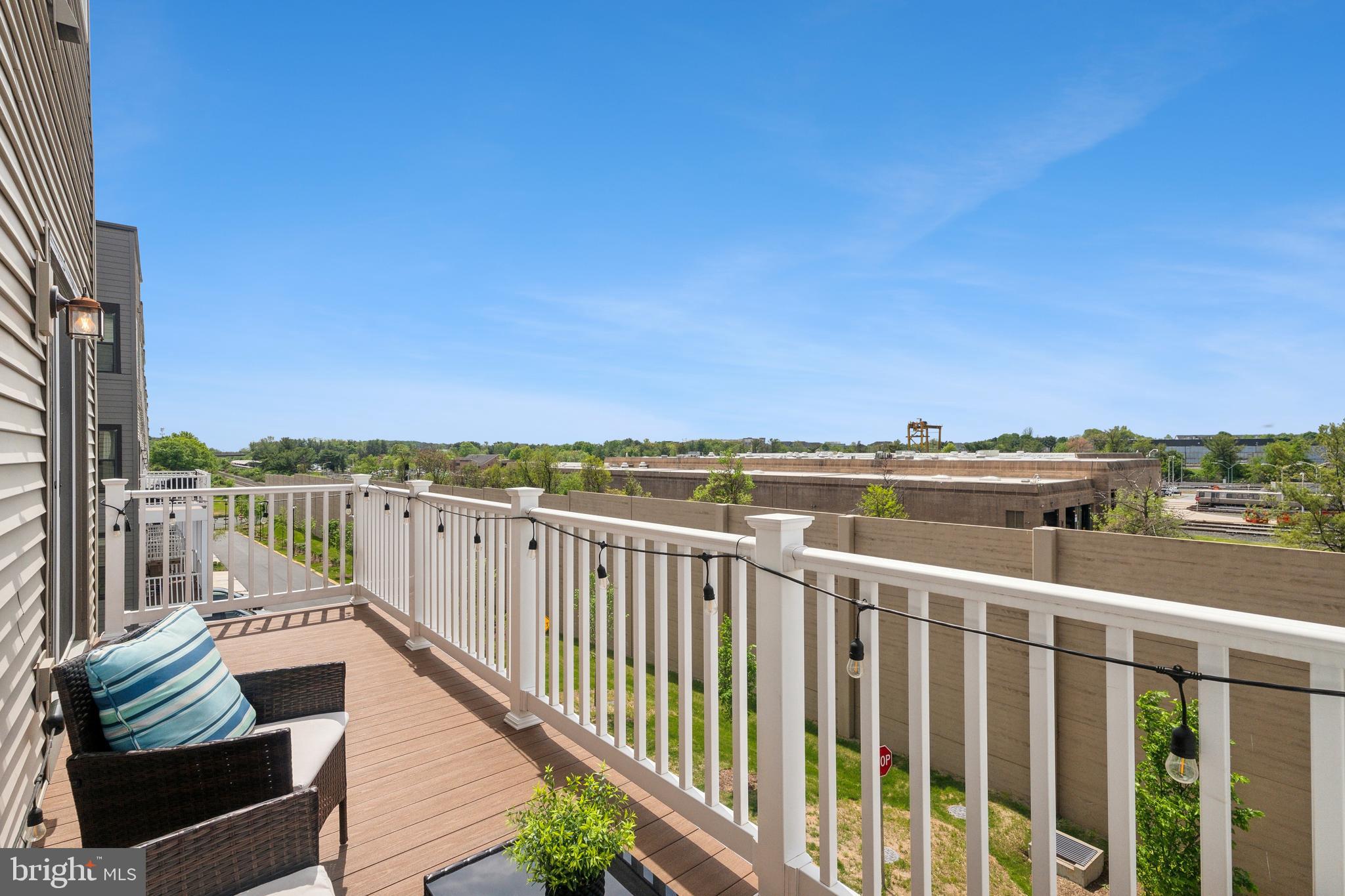 WESTSIDE AT SHADY GROVE METRO - Residential