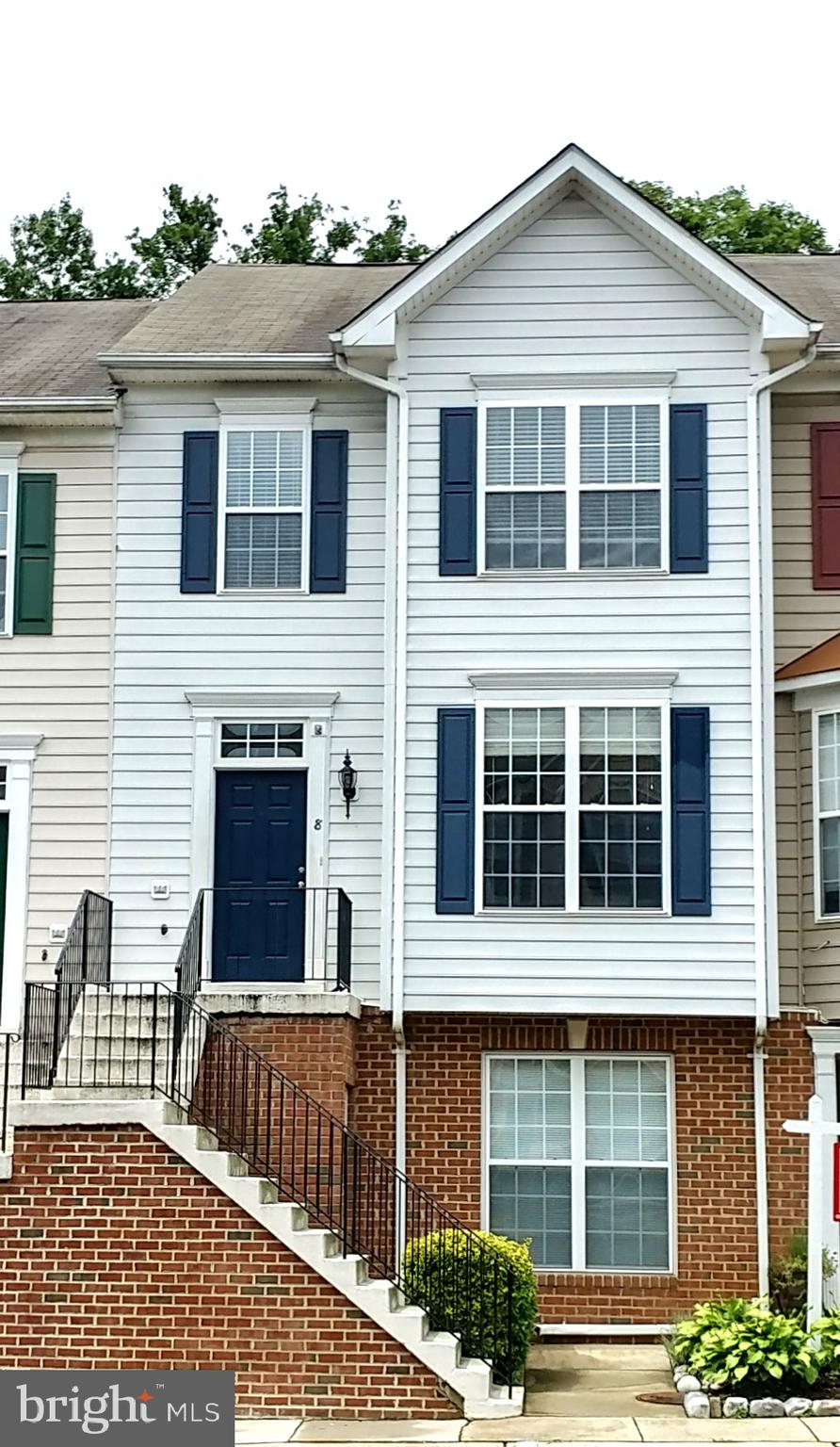 BEAUTIFUL LAMINATE PLANK FLOORS THROUGHOUT MAIN LEVEL**SPACIOUS DECK**BACKS TO TREES**PREFER NO SMOKING & NO PETS, WILL CONSIDER CASE BY CASE THOUGH**