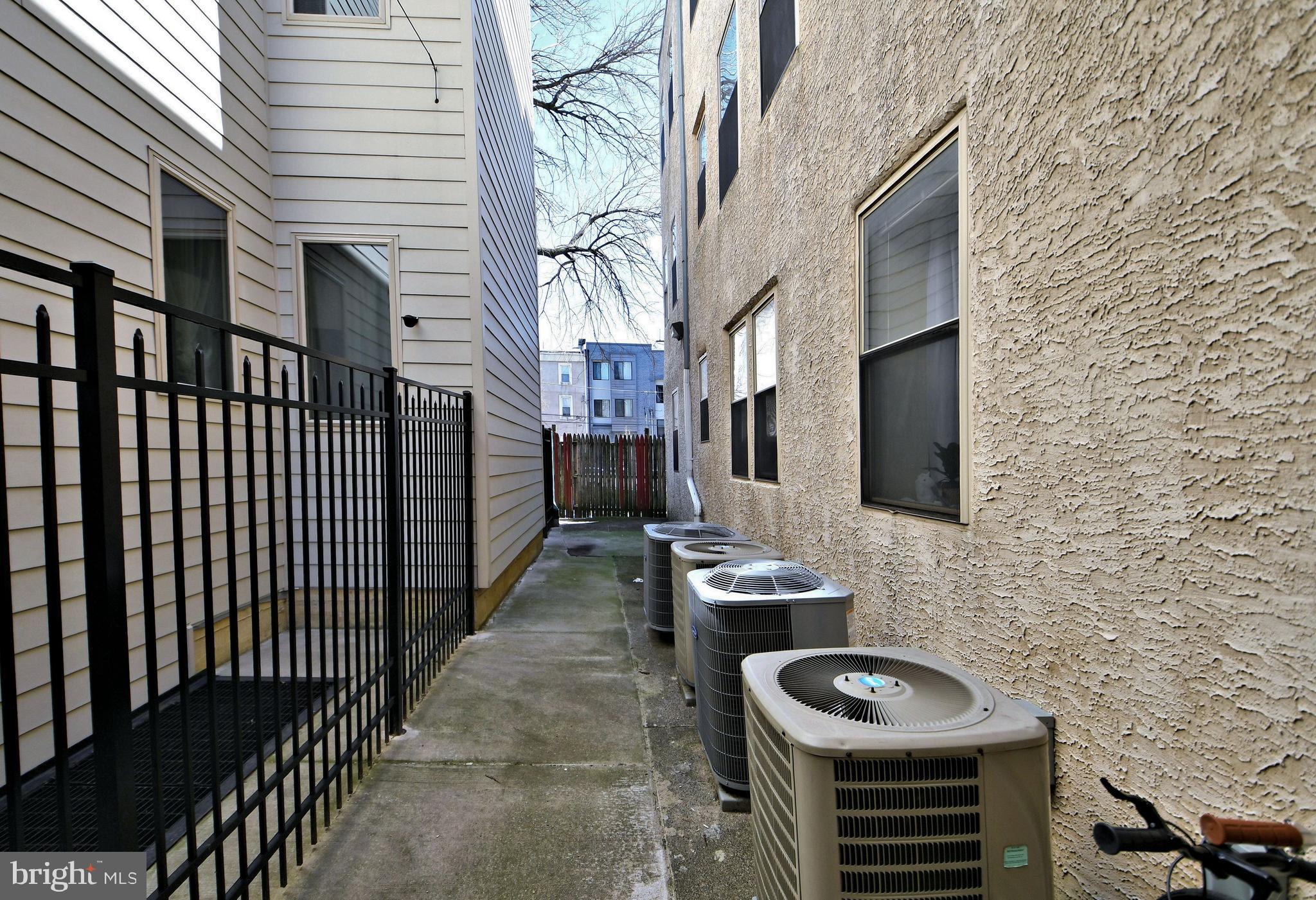 OLDE KENSINGTON - Residential Lease