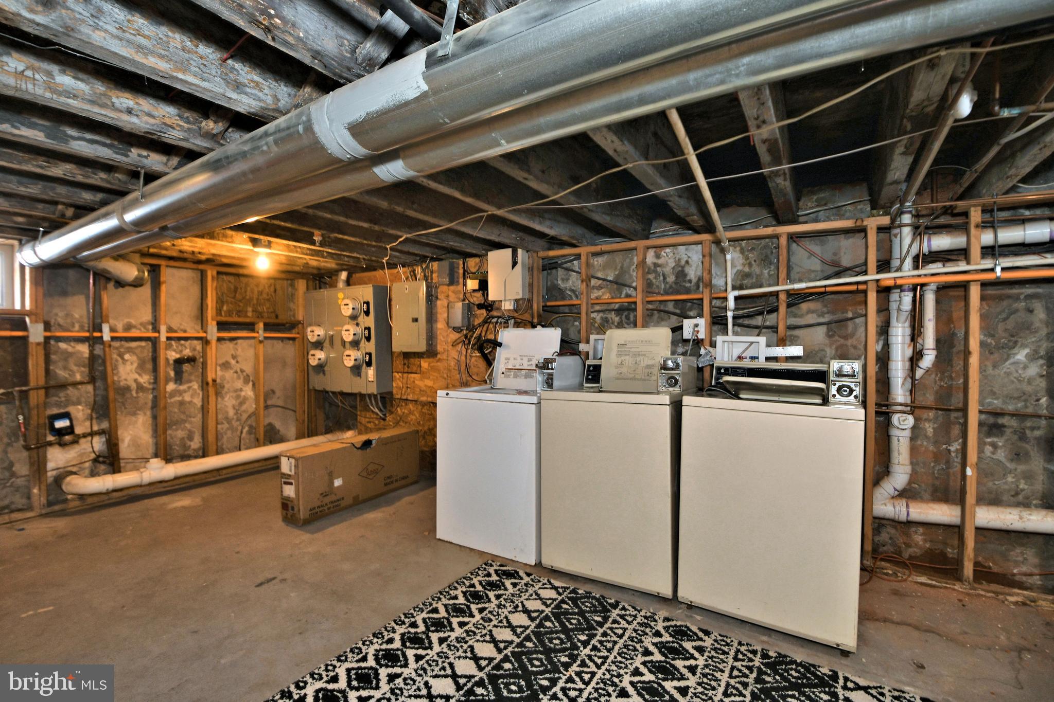 OLDE KENSINGTON - Residential Lease