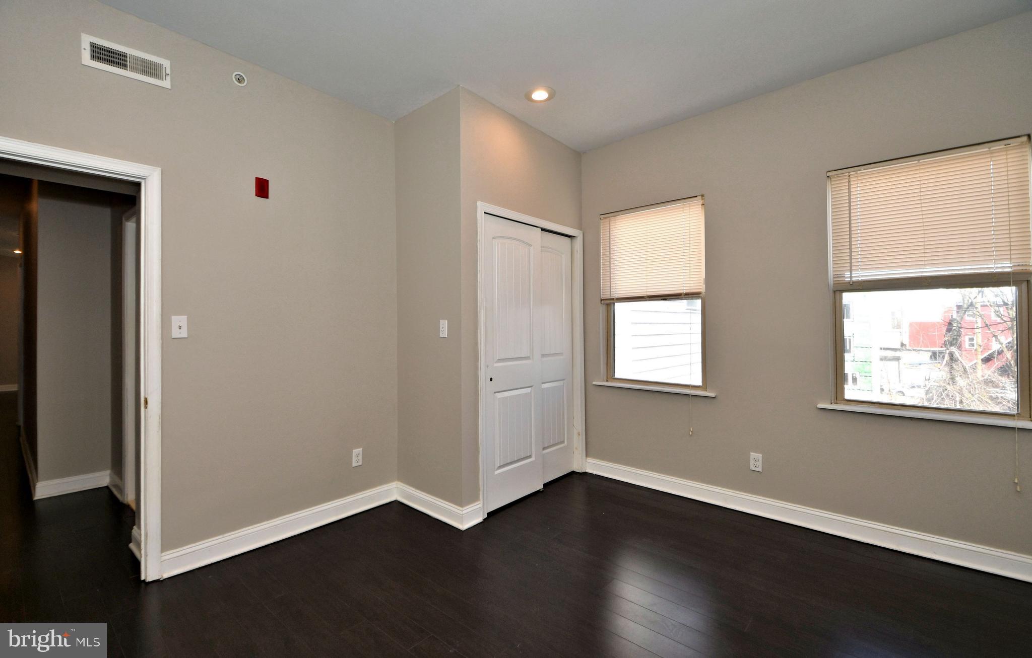 OLDE KENSINGTON - Residential Lease