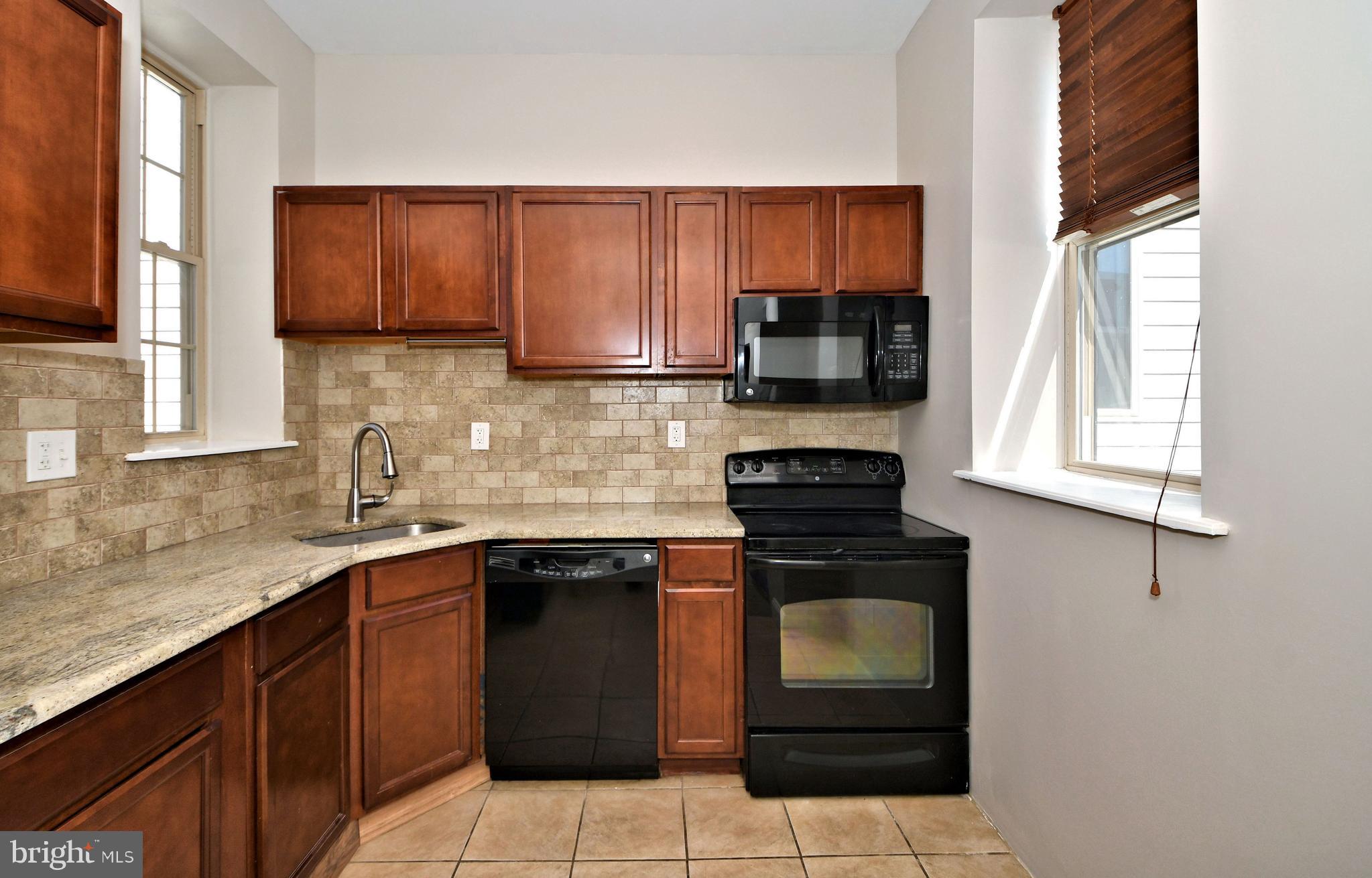 OLDE KENSINGTON - Residential Lease