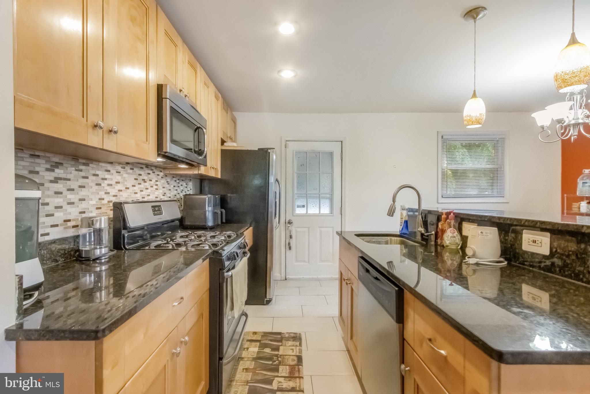 RITCHIE MANOR - Residential